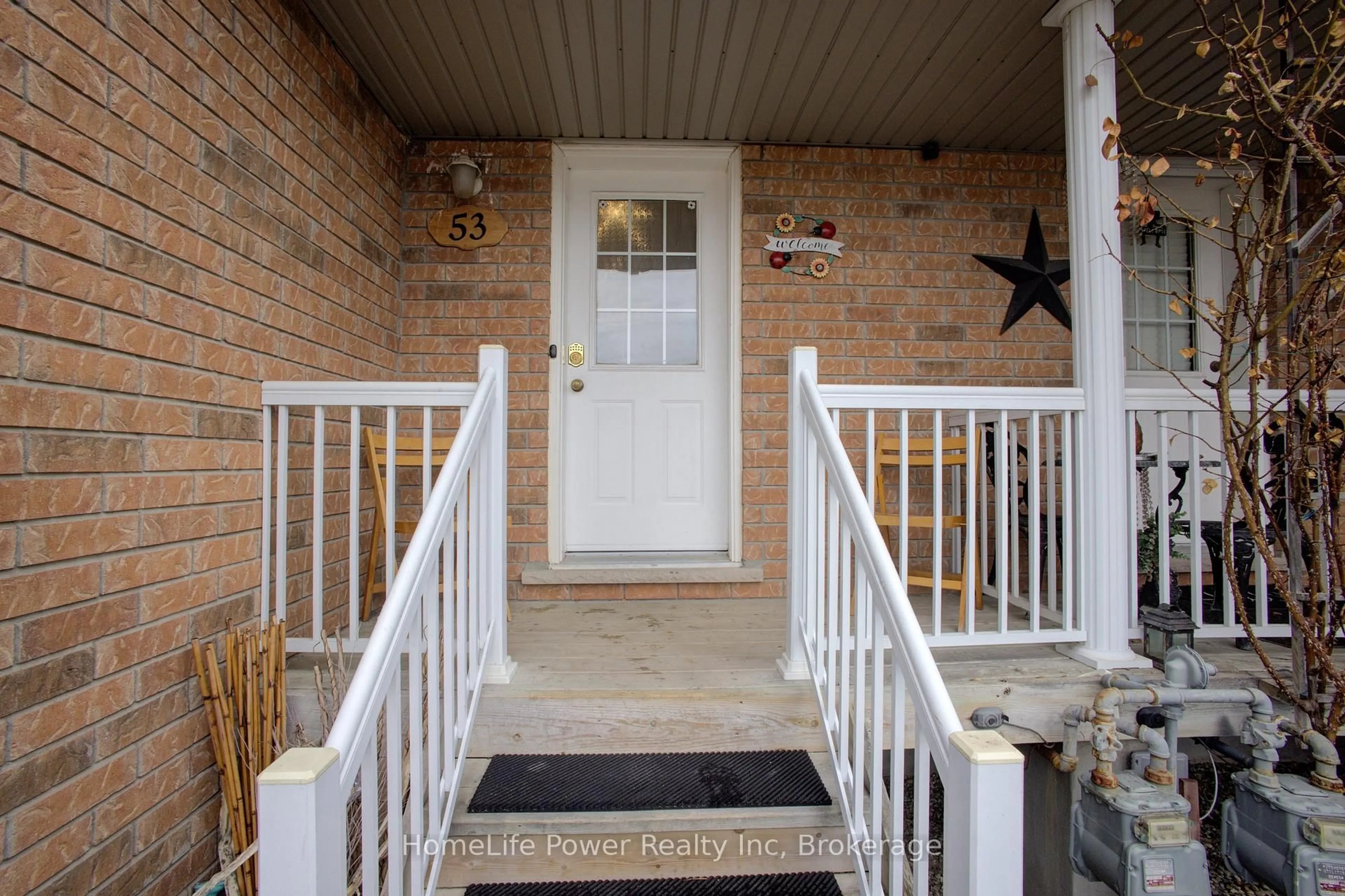 Indoor entryway for 53 PROSPERITY Dr, Kitchener Ontario N2E 4A9