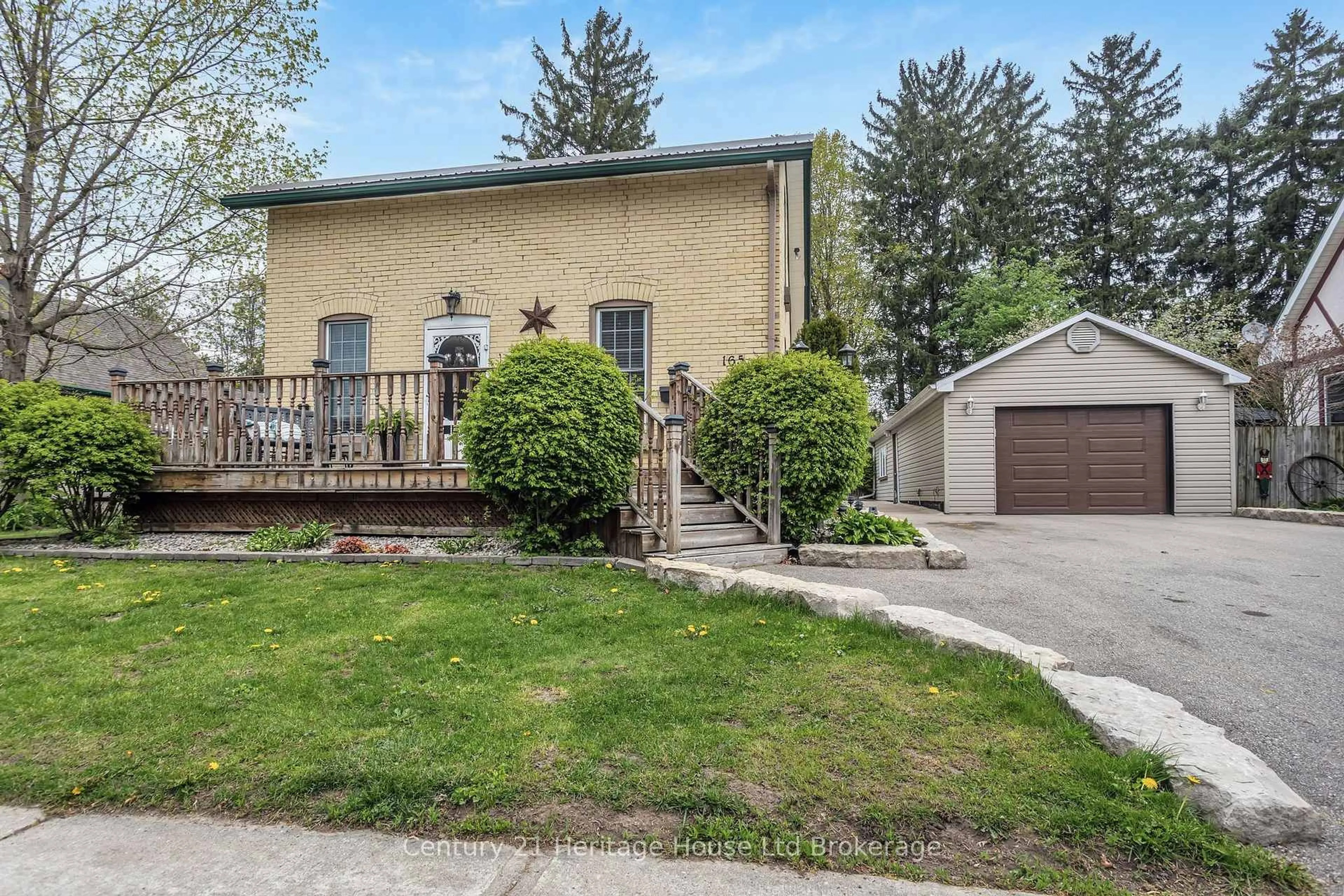 Unknown for 165 Canterbury St, Ingersoll Ontario N5C 1E2