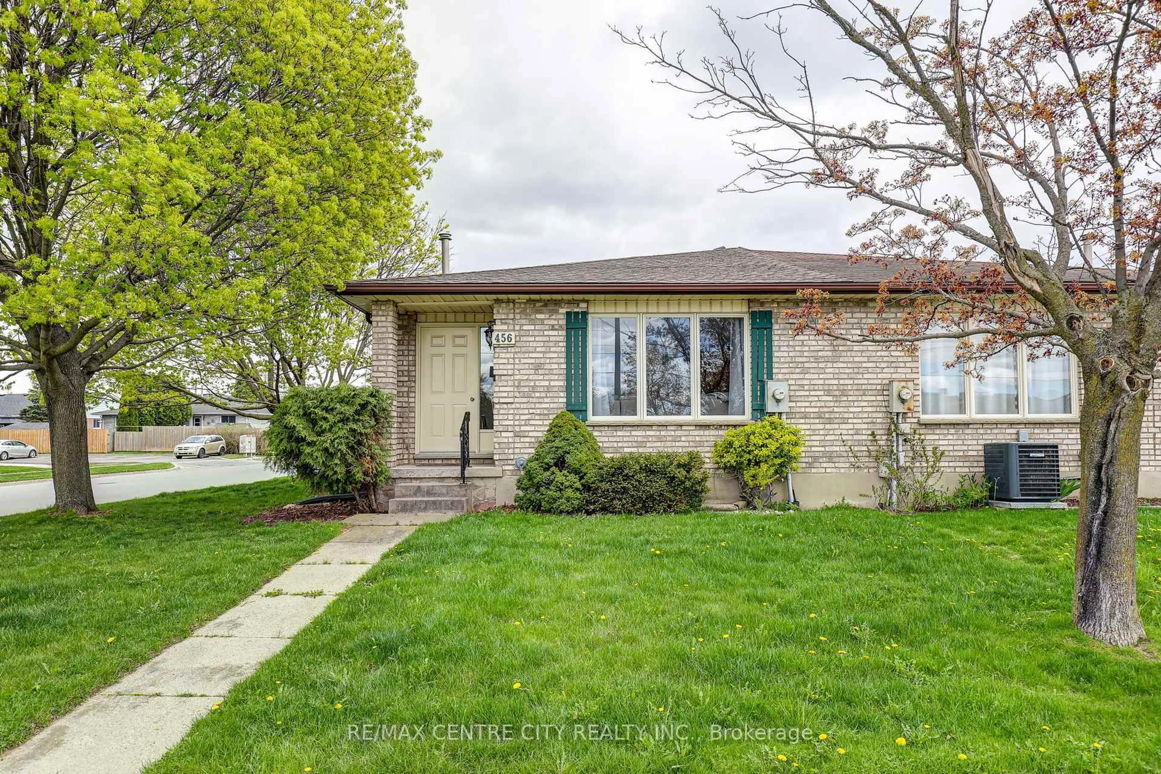 Unknown for 456 Wellington St, St. Thomas Ontario N5R 5X8