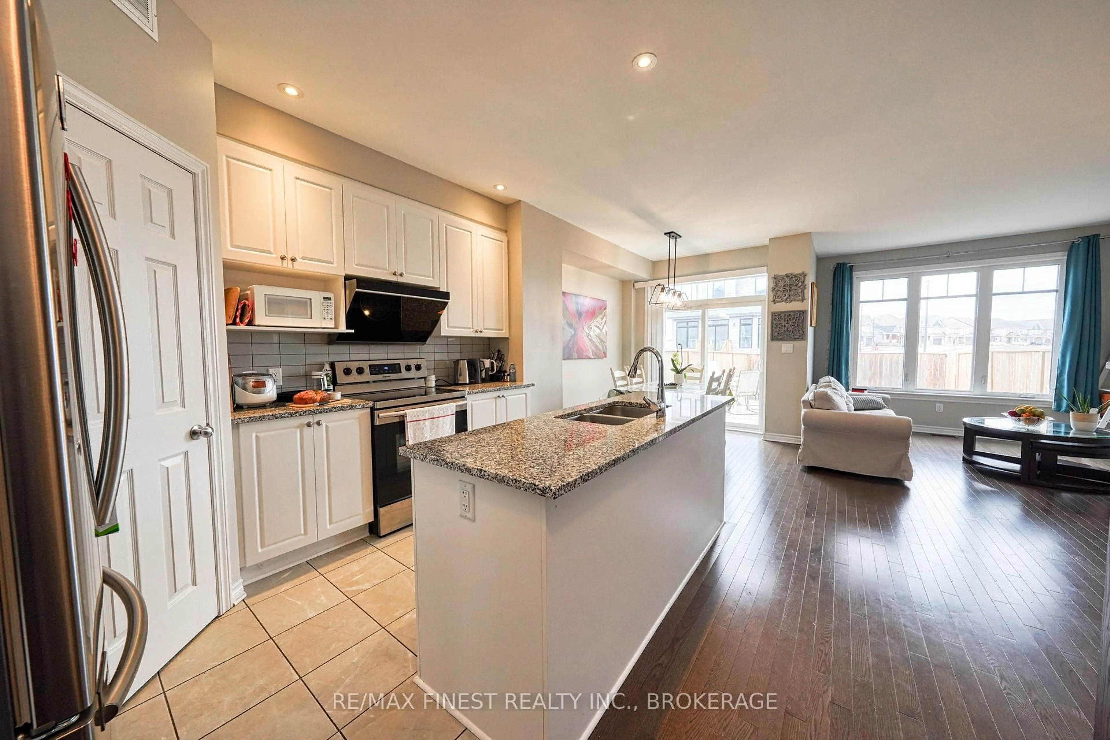Open concept kitchen, ceramic/tile floor for 1123 Barrow Ave, Kingston Ontario K7M 0G5