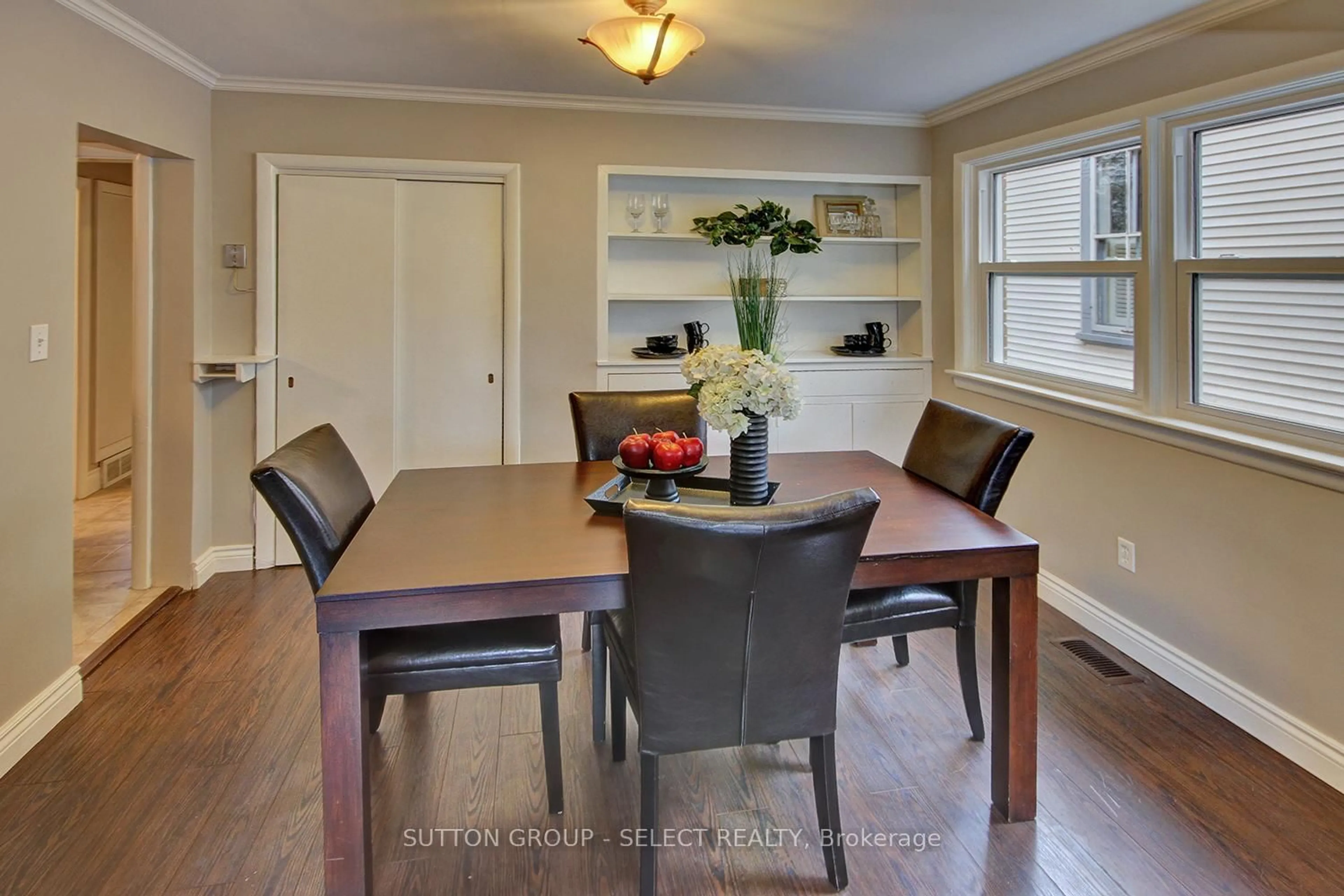 Dining room, wood/laminate floor for 196 Emery St, London South Ontario N6C 2E2