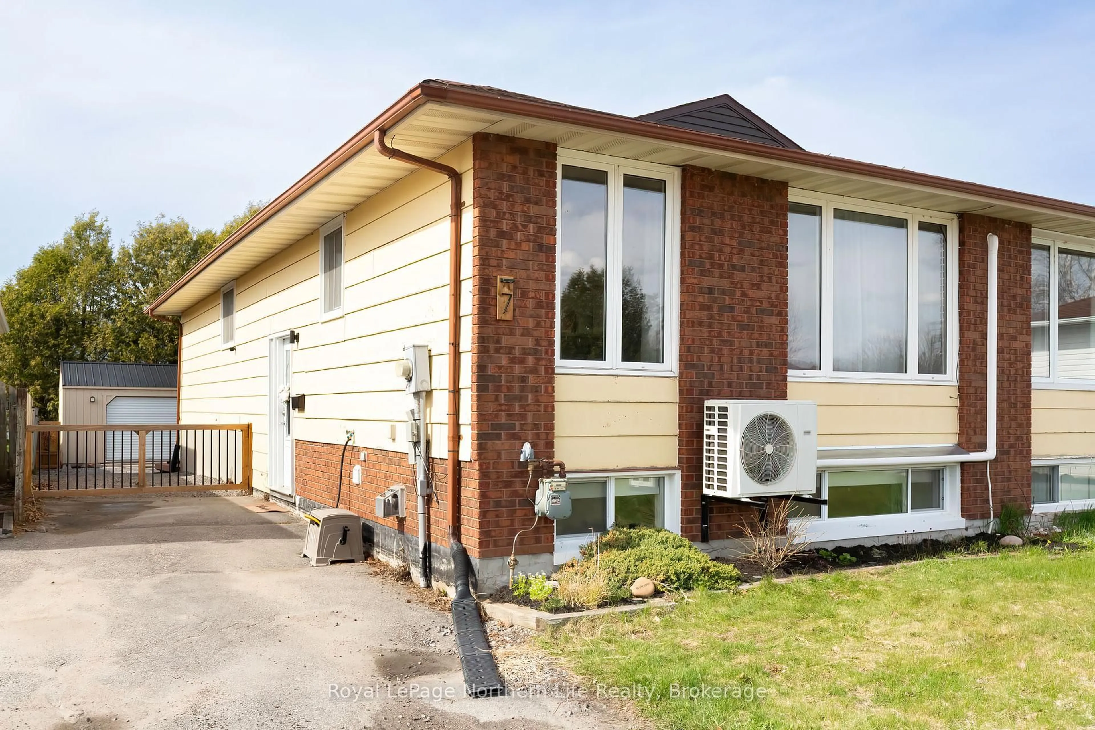 Home with brick exterior material, street for 7 Harris Dr, North Bay Ontario P1A 3Z1