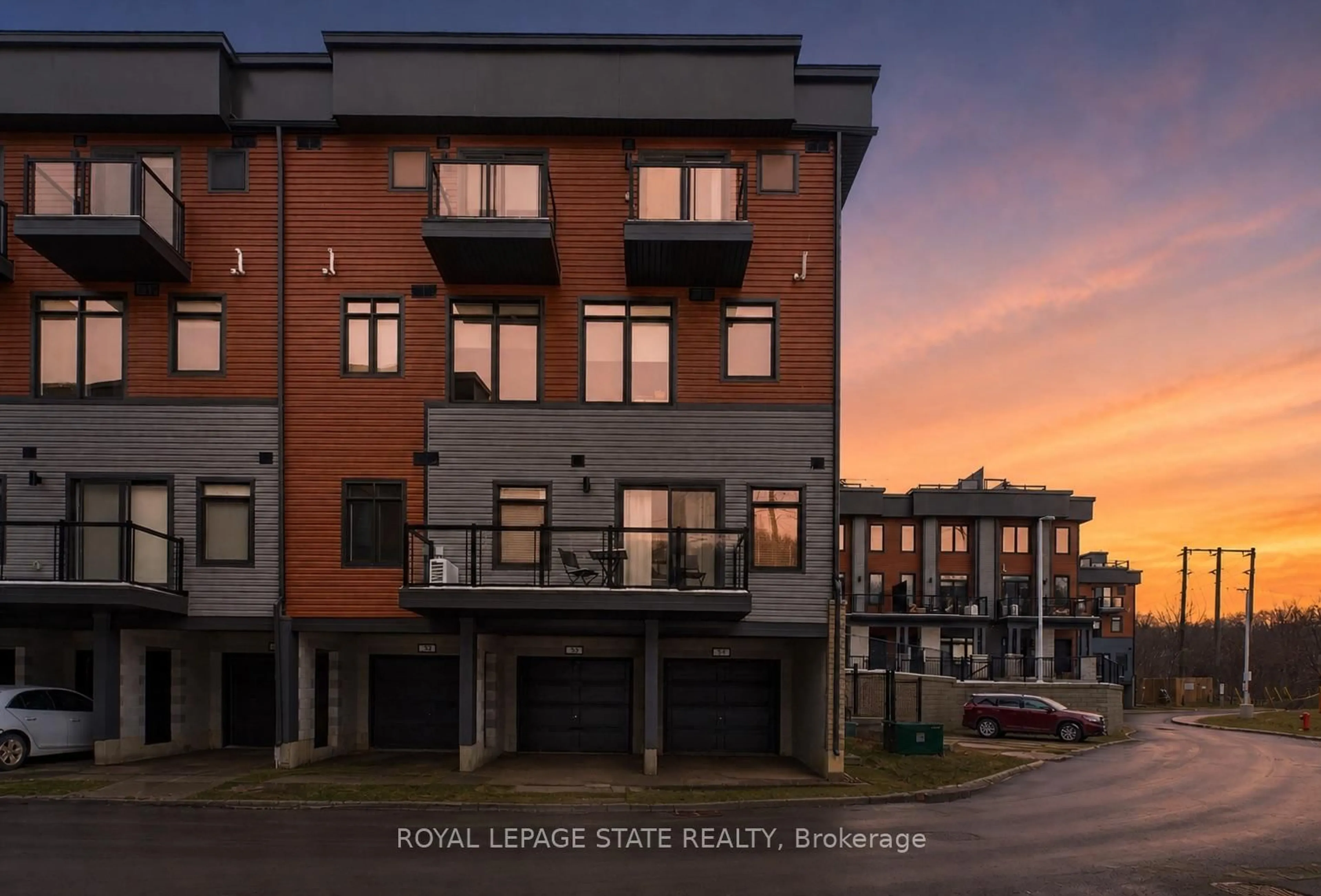 A pic from outside/outdoor area/front of a property/back of a property/a pic from drone, water/lake/river/ocean view for 2 Willow St #38, Brant Ontario N3L 0K7