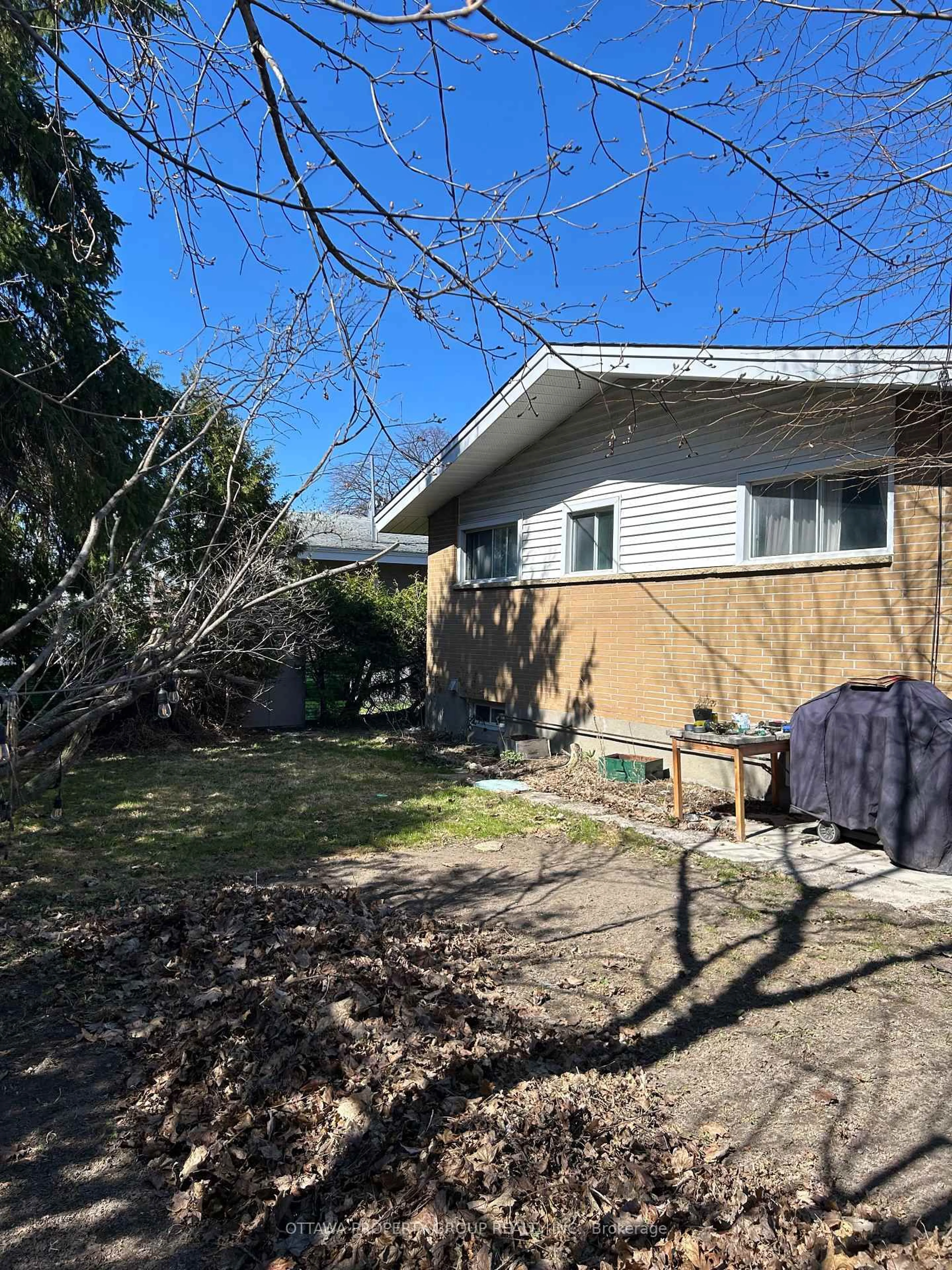 Unknown for 1144 Parkway Dr, Ottawa Ontario K2C 2W2