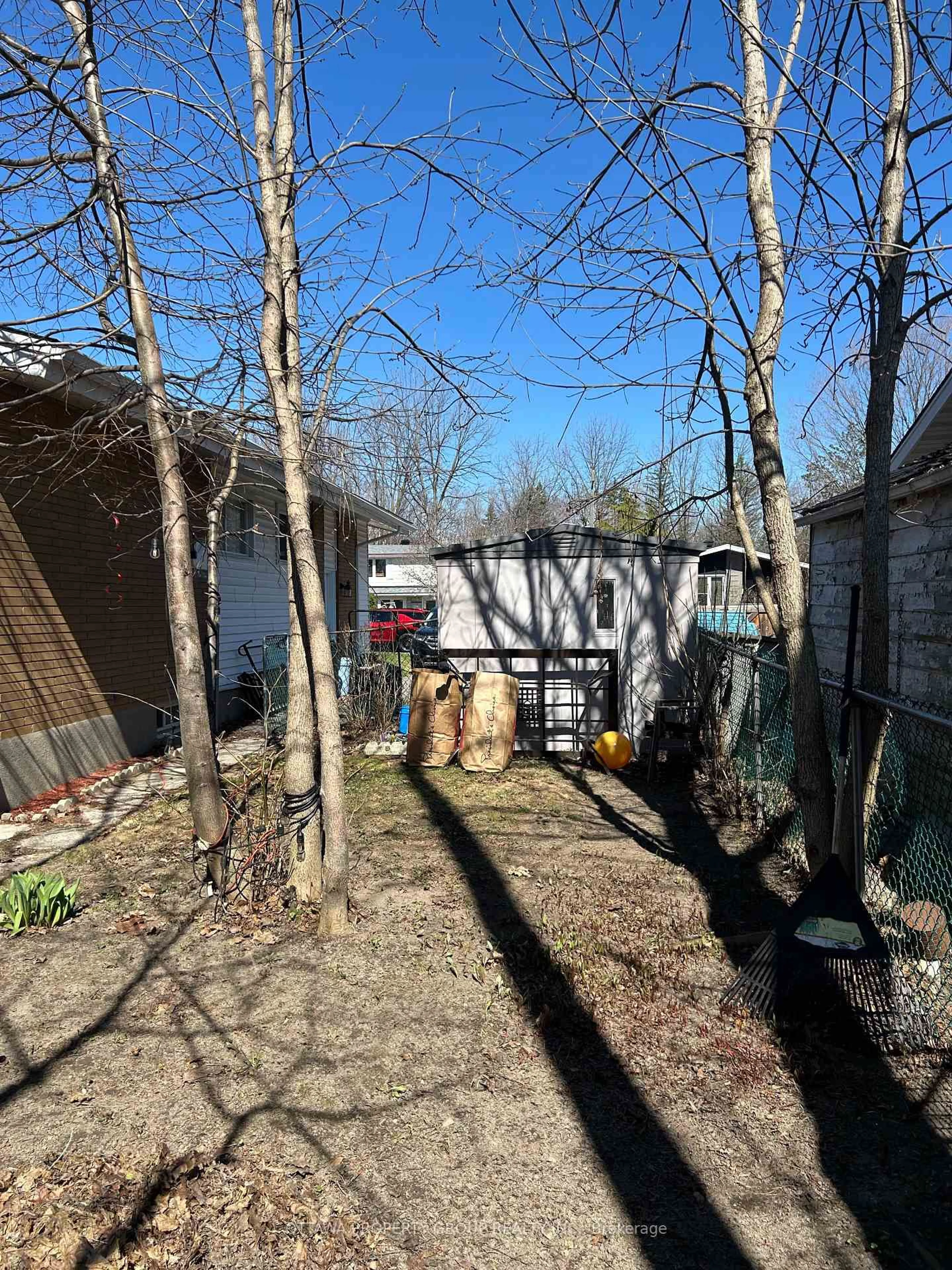 Shed for 1144 Parkway Dr, Ottawa Ontario K2C 2W2