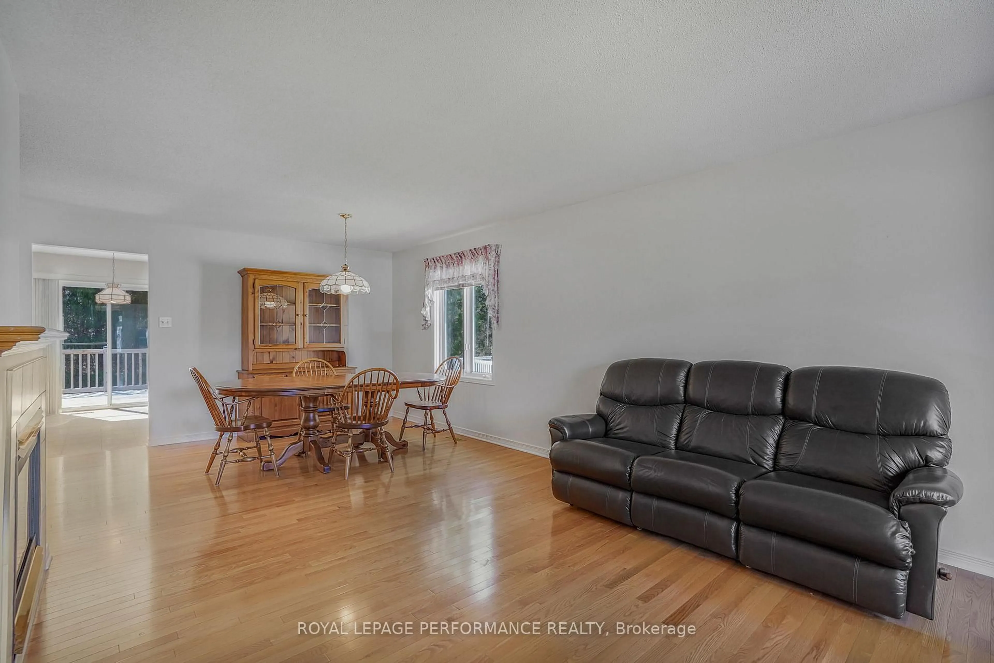 Living room with furniture, unknown for 28 Campbell Crt, Russell Ontario K4R 1G7