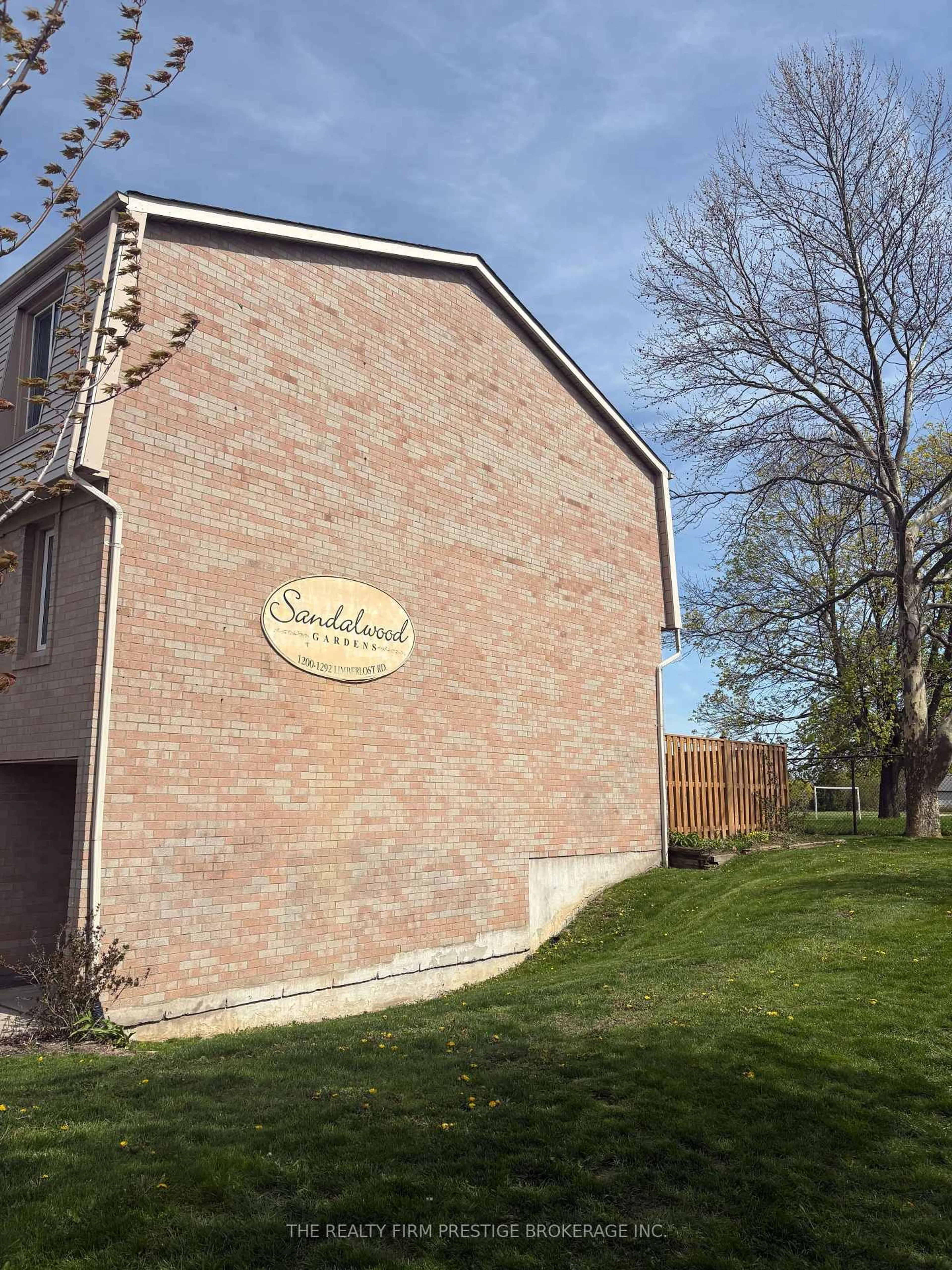 Home with brick exterior material, building for 1264 Limberlost Rd #18, London North Ontario N6G 3A5