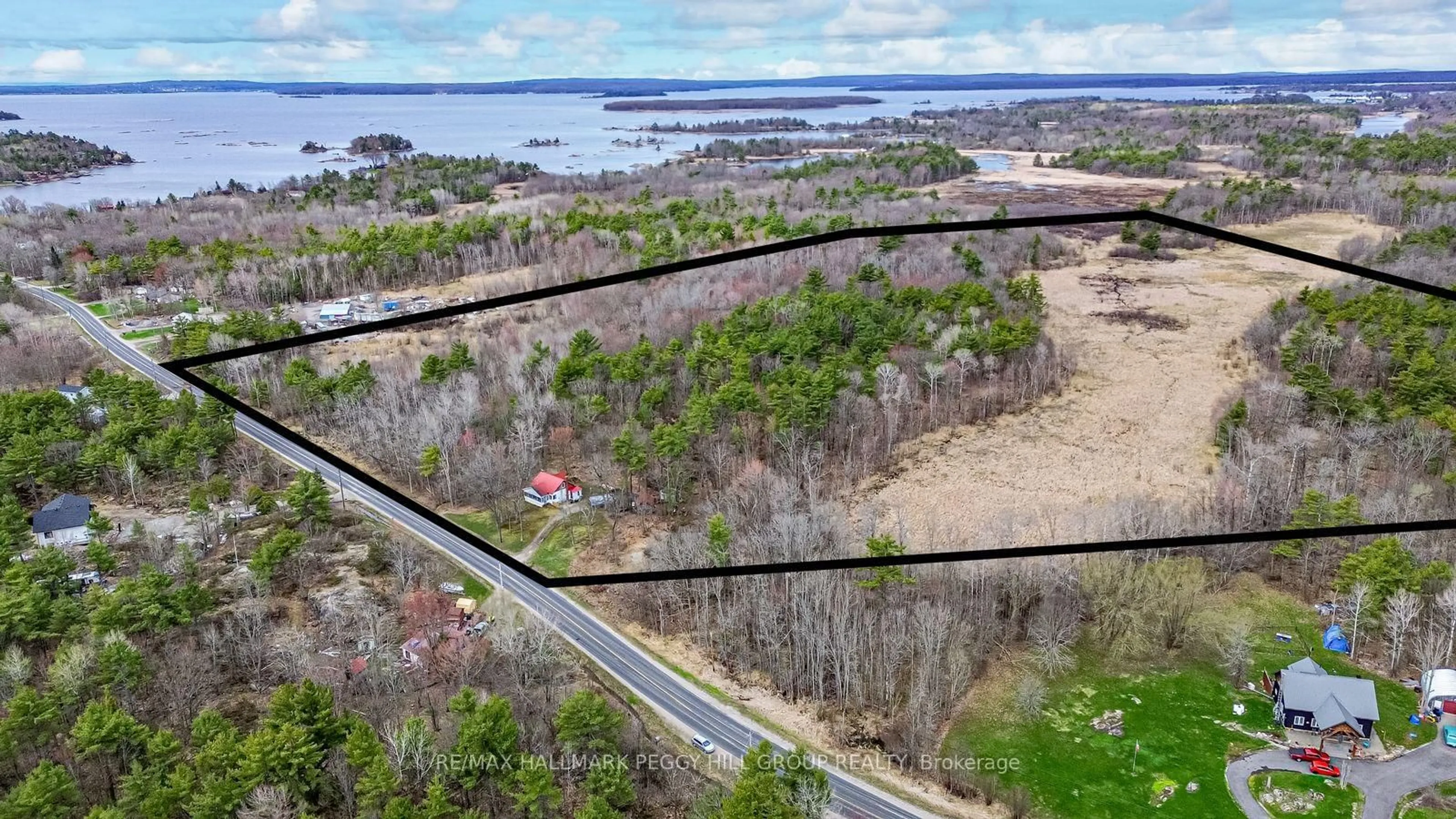 A pic from outside/outdoor area/front of a property/back of a property/a pic from drone, water/lake/river/ocean view for 1301 Honey Harbour Rd, Georgian Bay Ontario L0K 1S0
