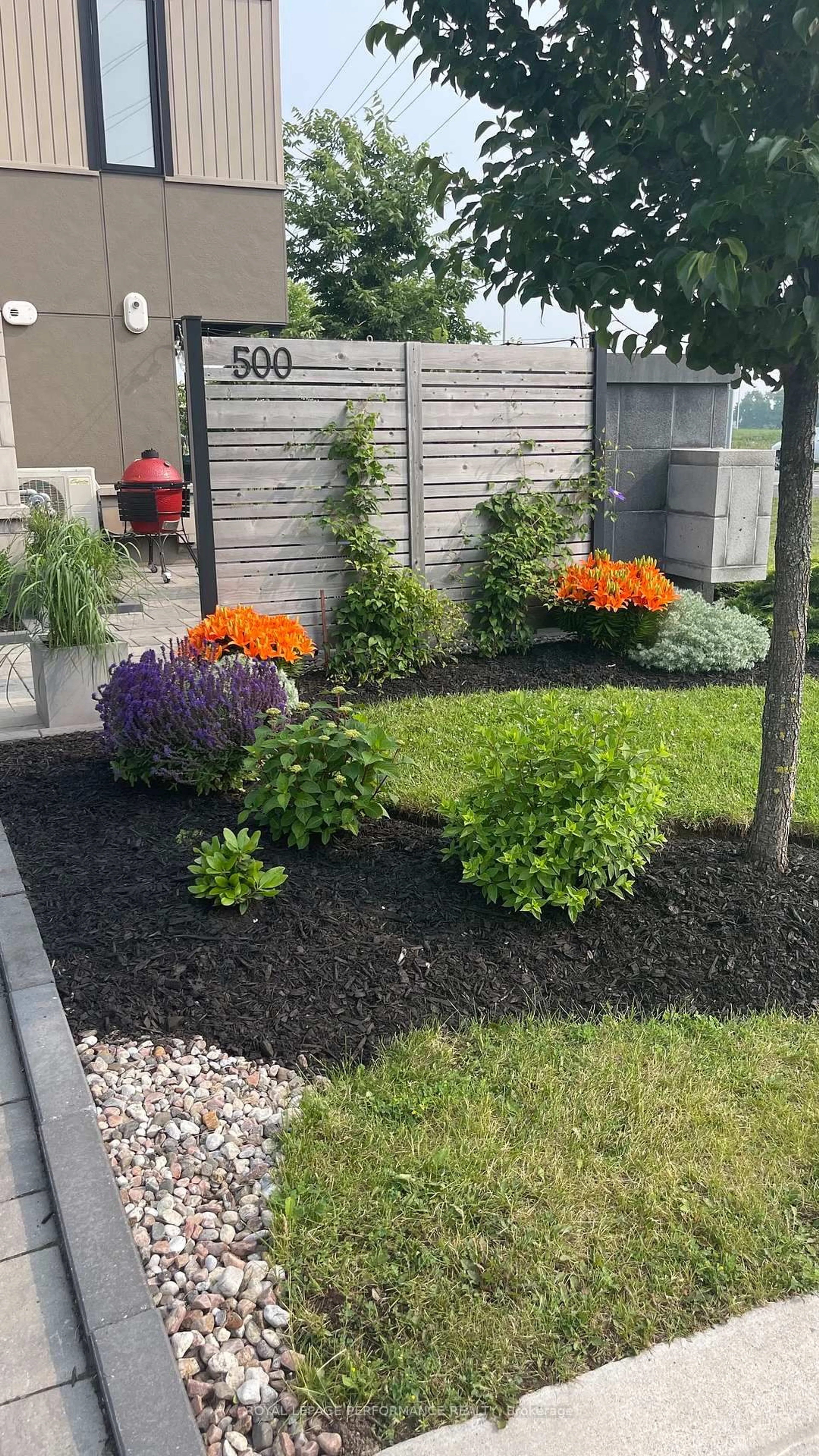 Patio, street for 500 Radiant Private, Ottawa Ontario K2M 0M9