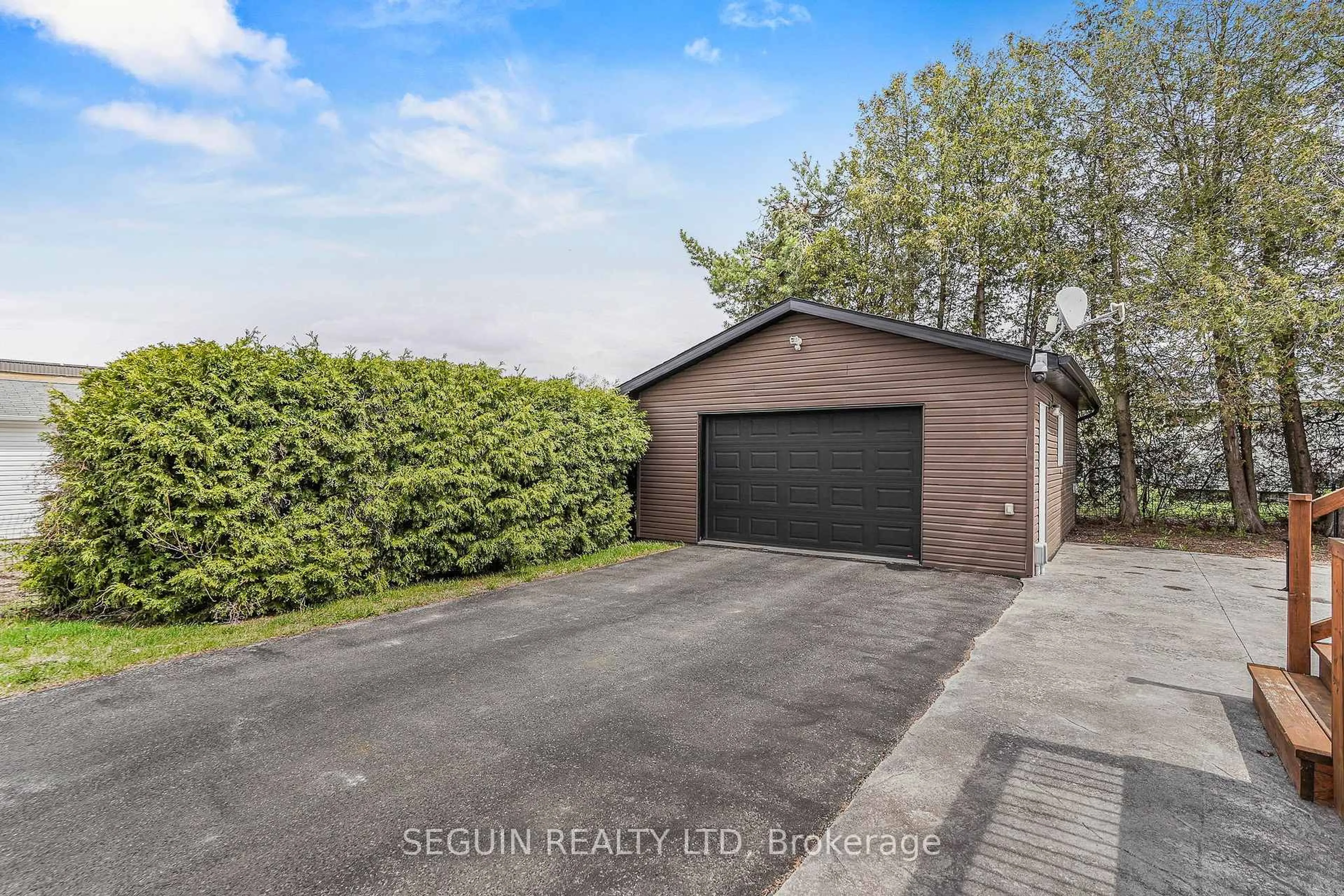 A pic from outside/outdoor area/front of a property/back of a property/a pic from drone, street for 489 Abbott St, Hawkesbury Ontario K6A 2E2