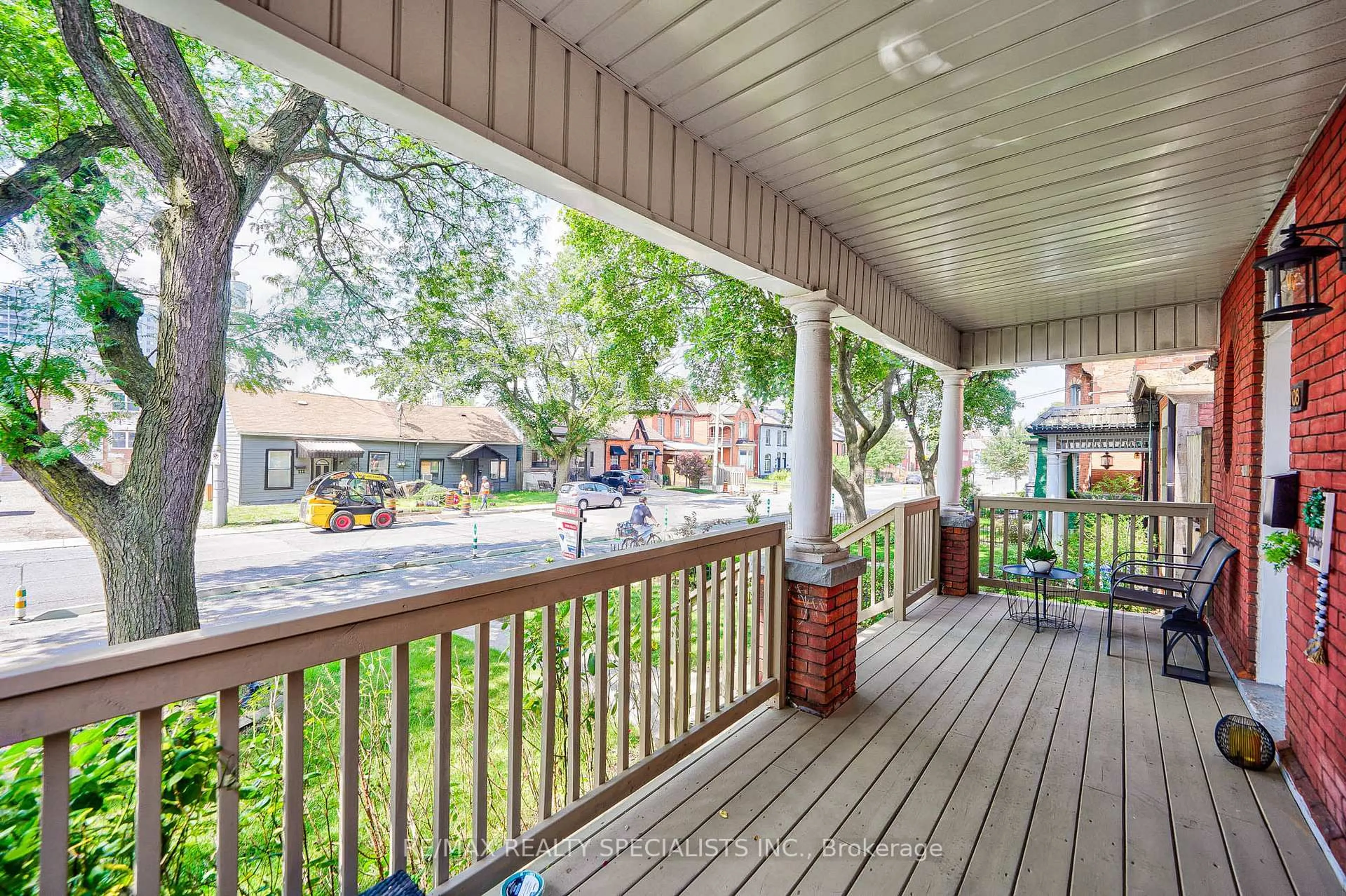 Patio, street for 108 Victoria Ave, Hamilton Ontario L8L 5E5