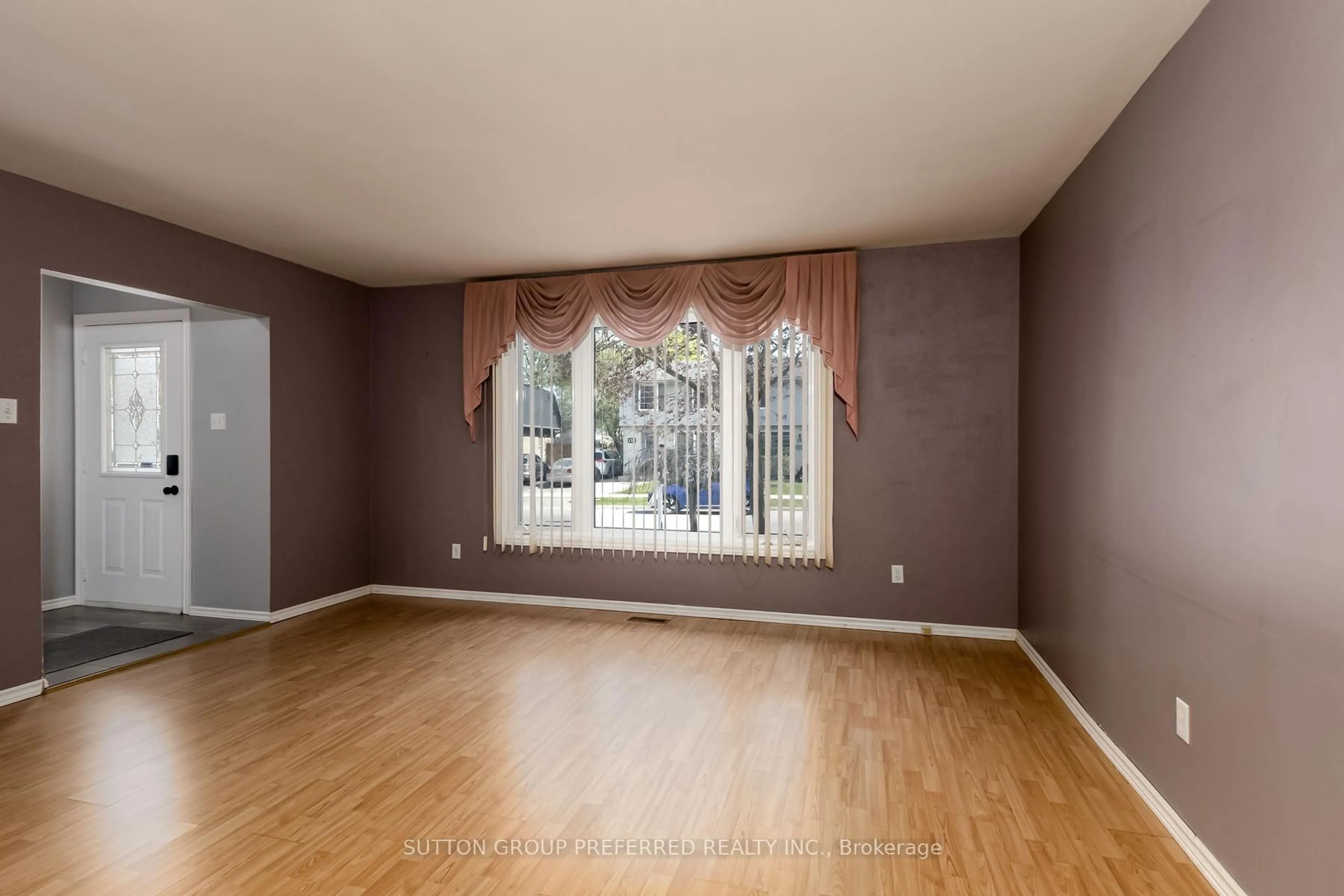 A pic of a room for 95 Scotchmere Cres, London South Ontario N6E 1Z9