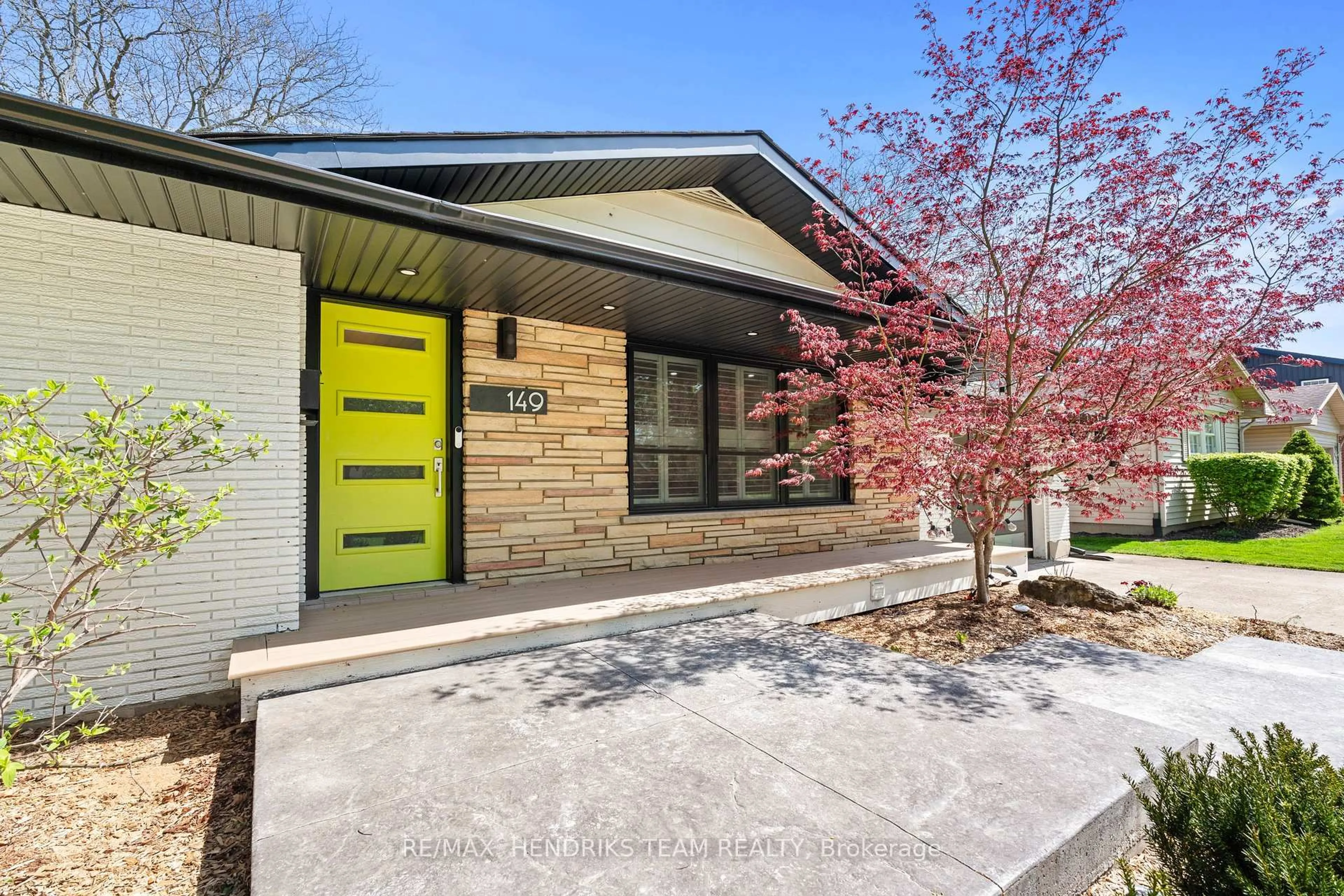 Home with brick exterior material, street for 149 Riverview Blvd, St. Catharines Ontario L2T 3M6