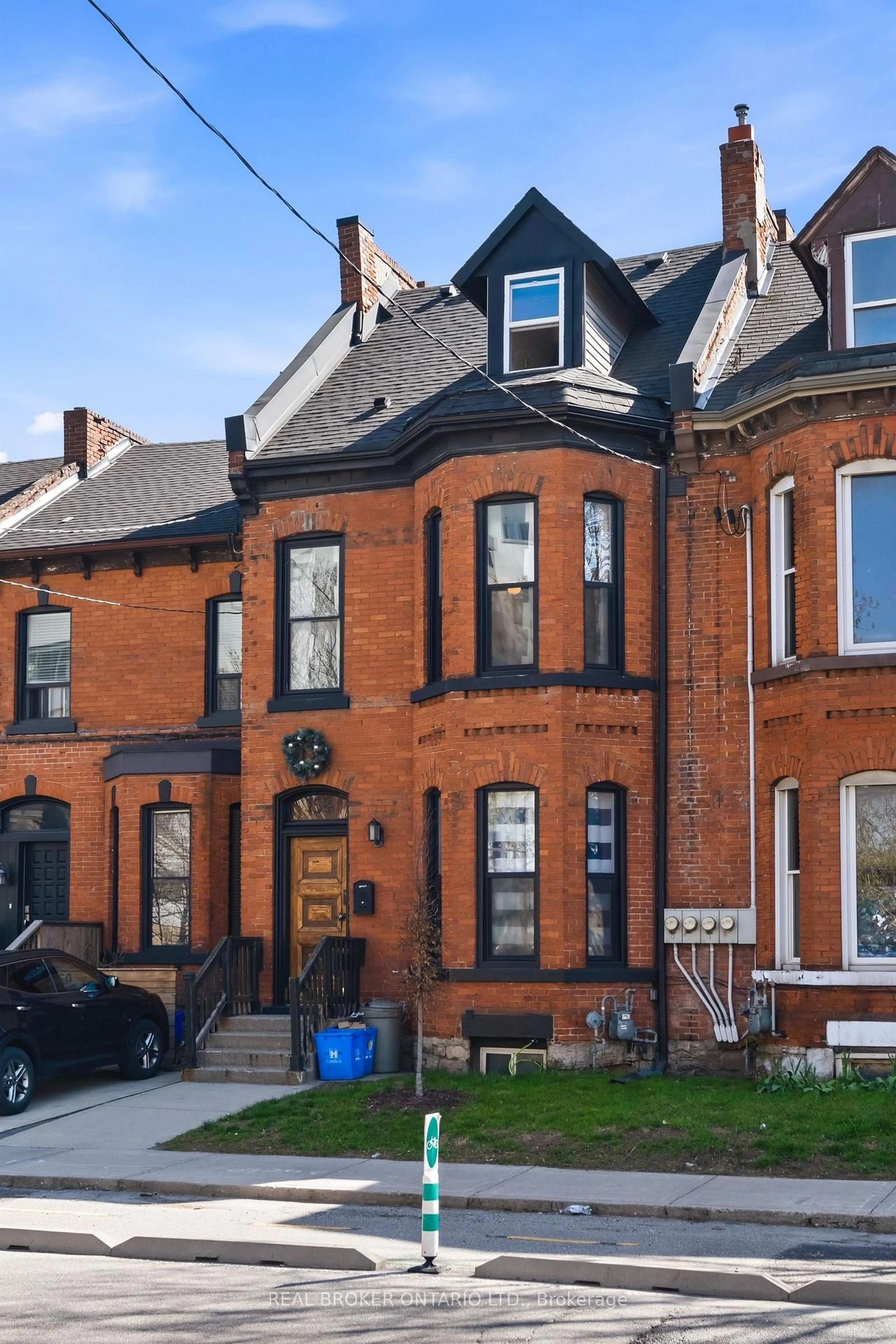 Home with brick exterior material, street for 158 Hunter St, Hamilton Ontario L8N 1M7