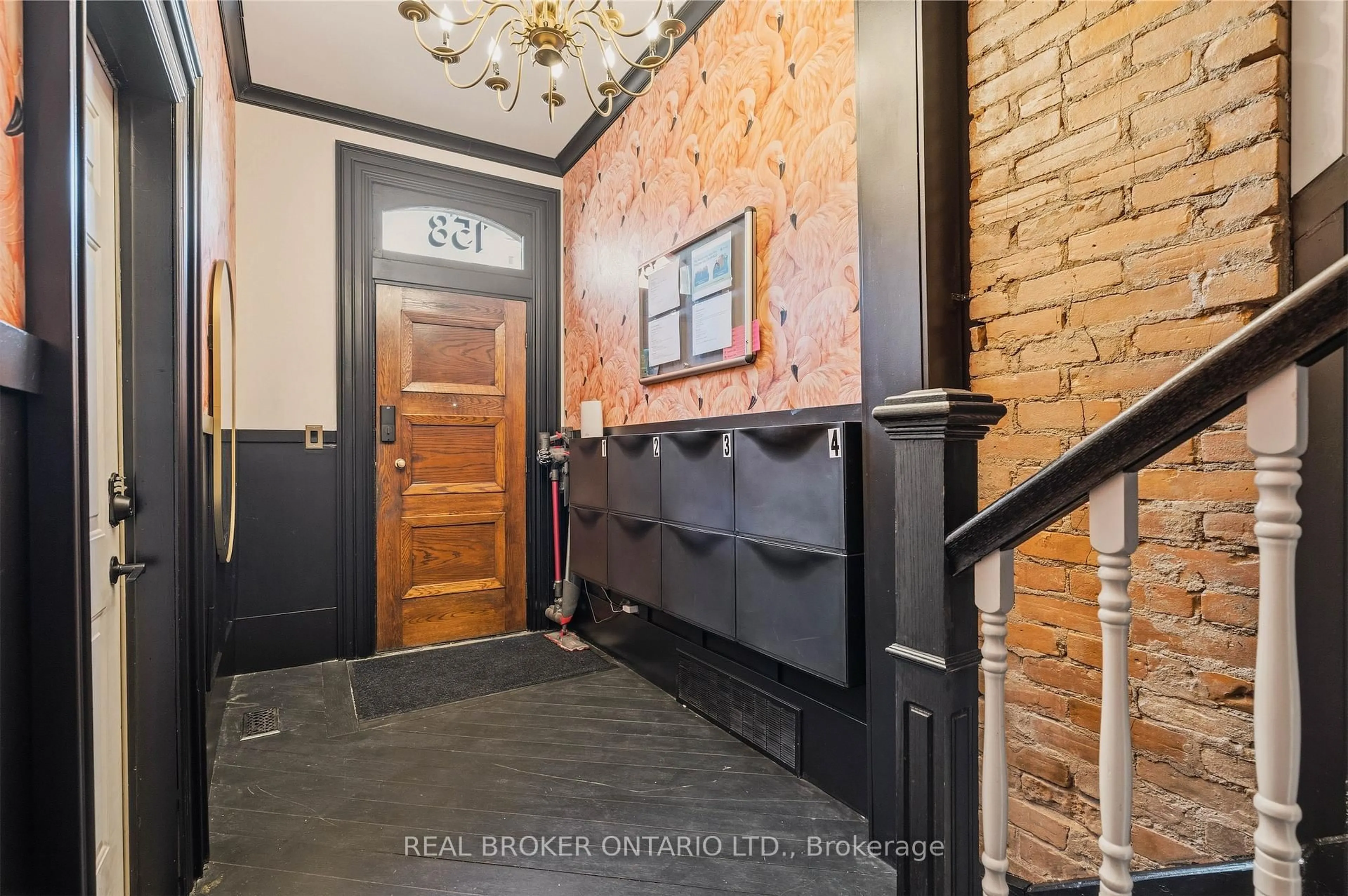 Indoor foyer for 158 Hunter St, Hamilton Ontario L8N 1M7