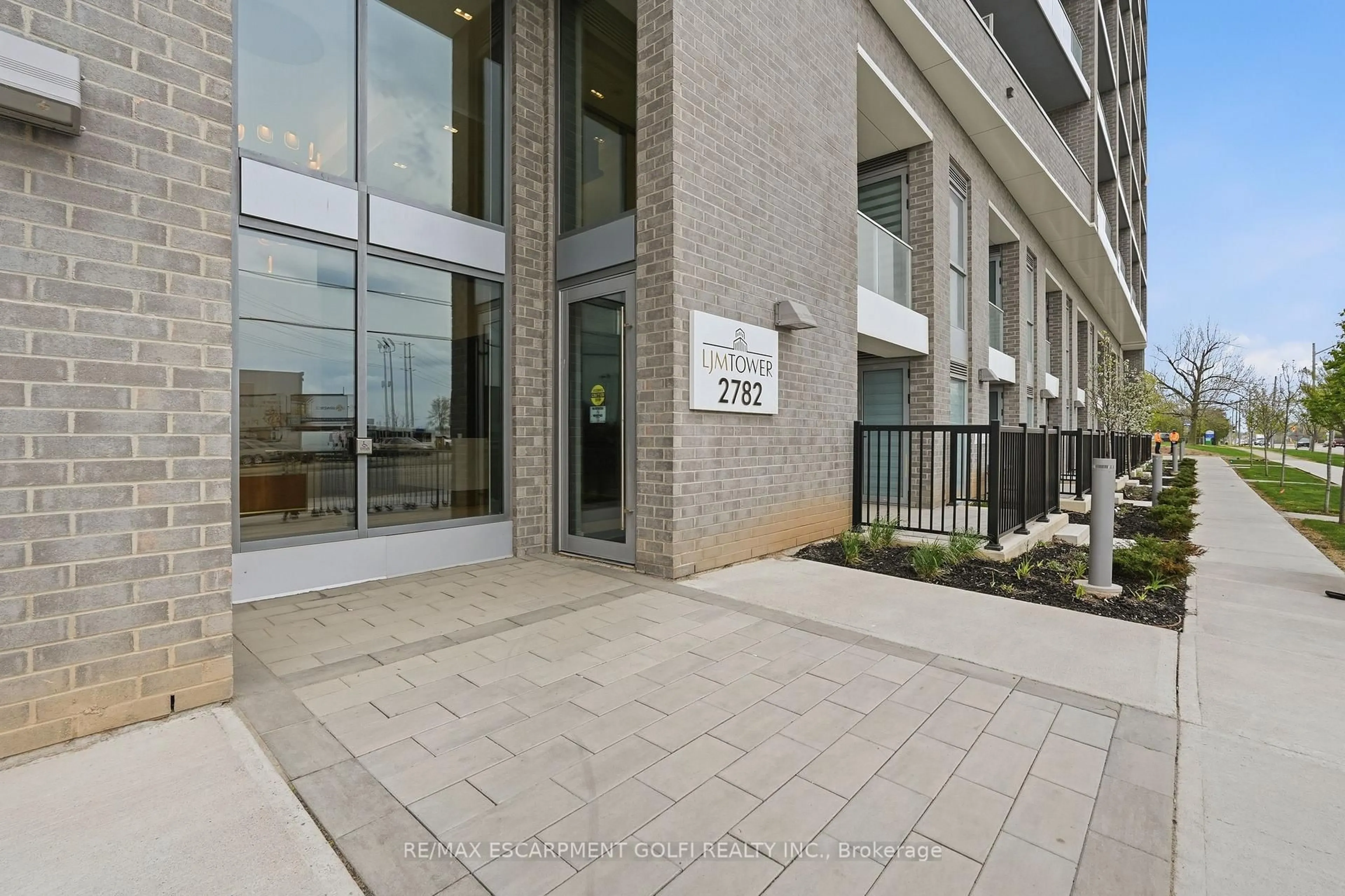 Unknown for 2782 Barton St #513, Hamilton Ontario L8E 2J8