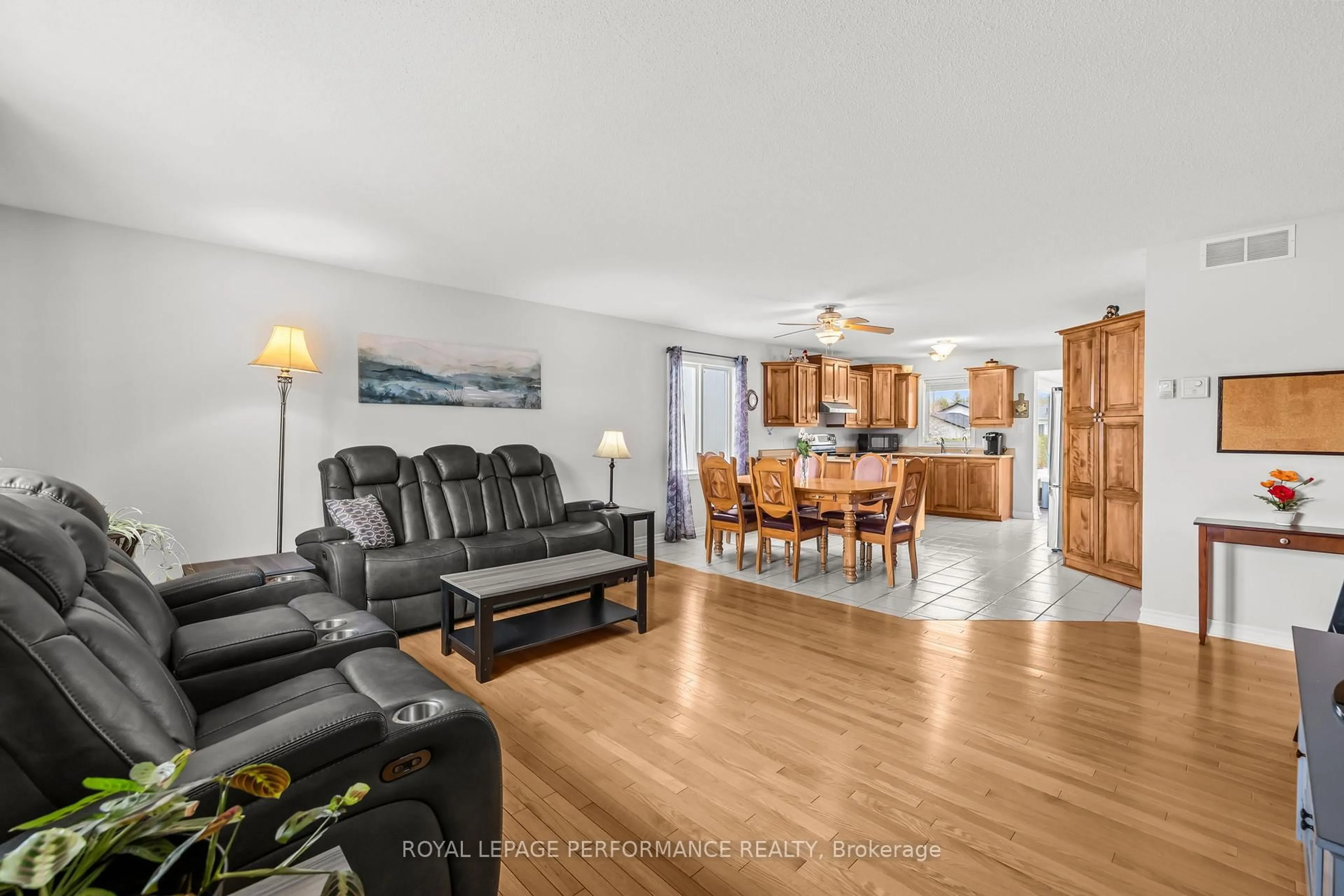 Living room with furniture, unknown for 6 Sarah St, Casselman Ontario K0A 1M0