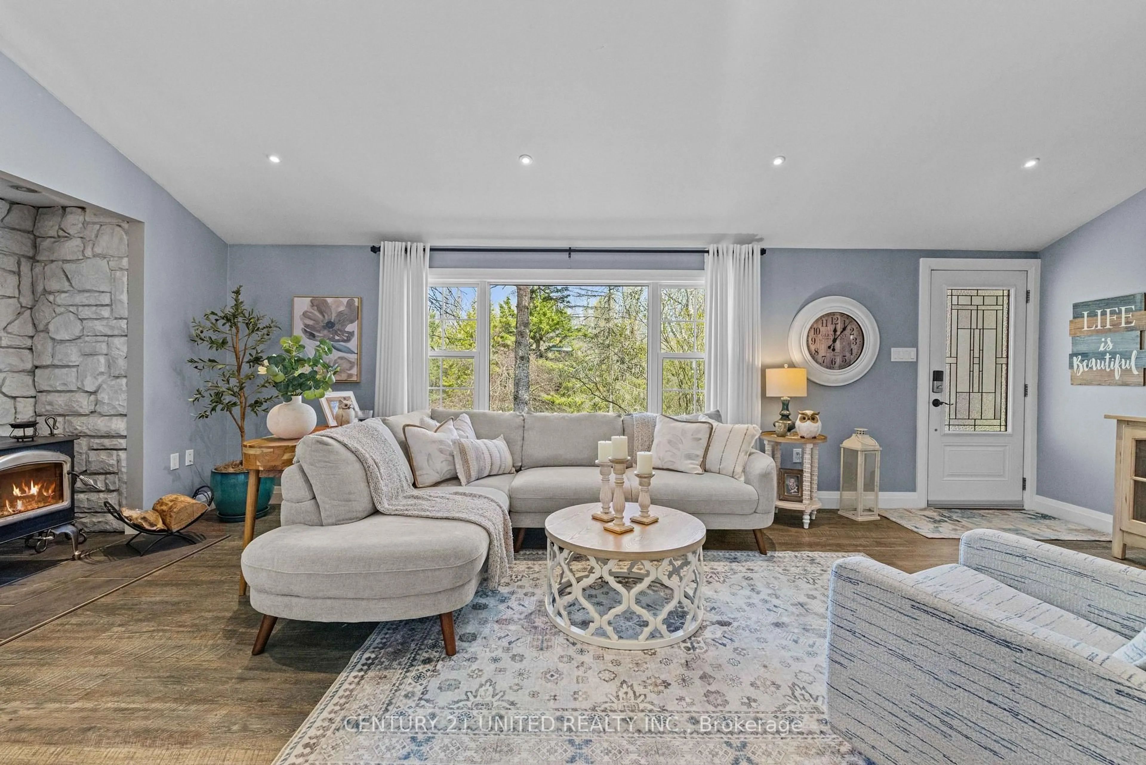 Living room with furniture, unknown for 11 Birch Terrace, Trent Lakes Ontario K0L 1J0