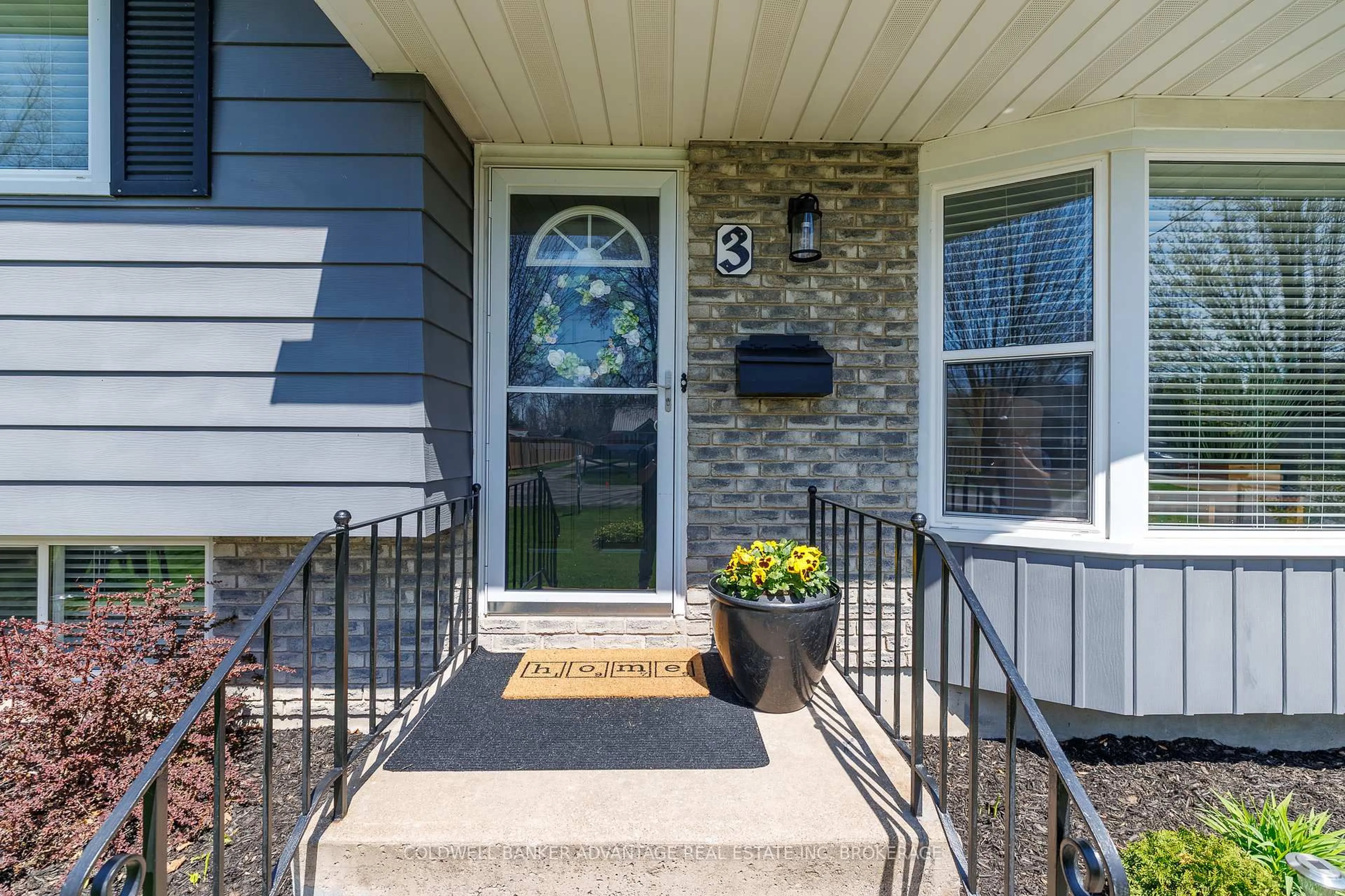 Unknown for 3 Northglen Ave, St. Catharines Ontario L2M 1B3