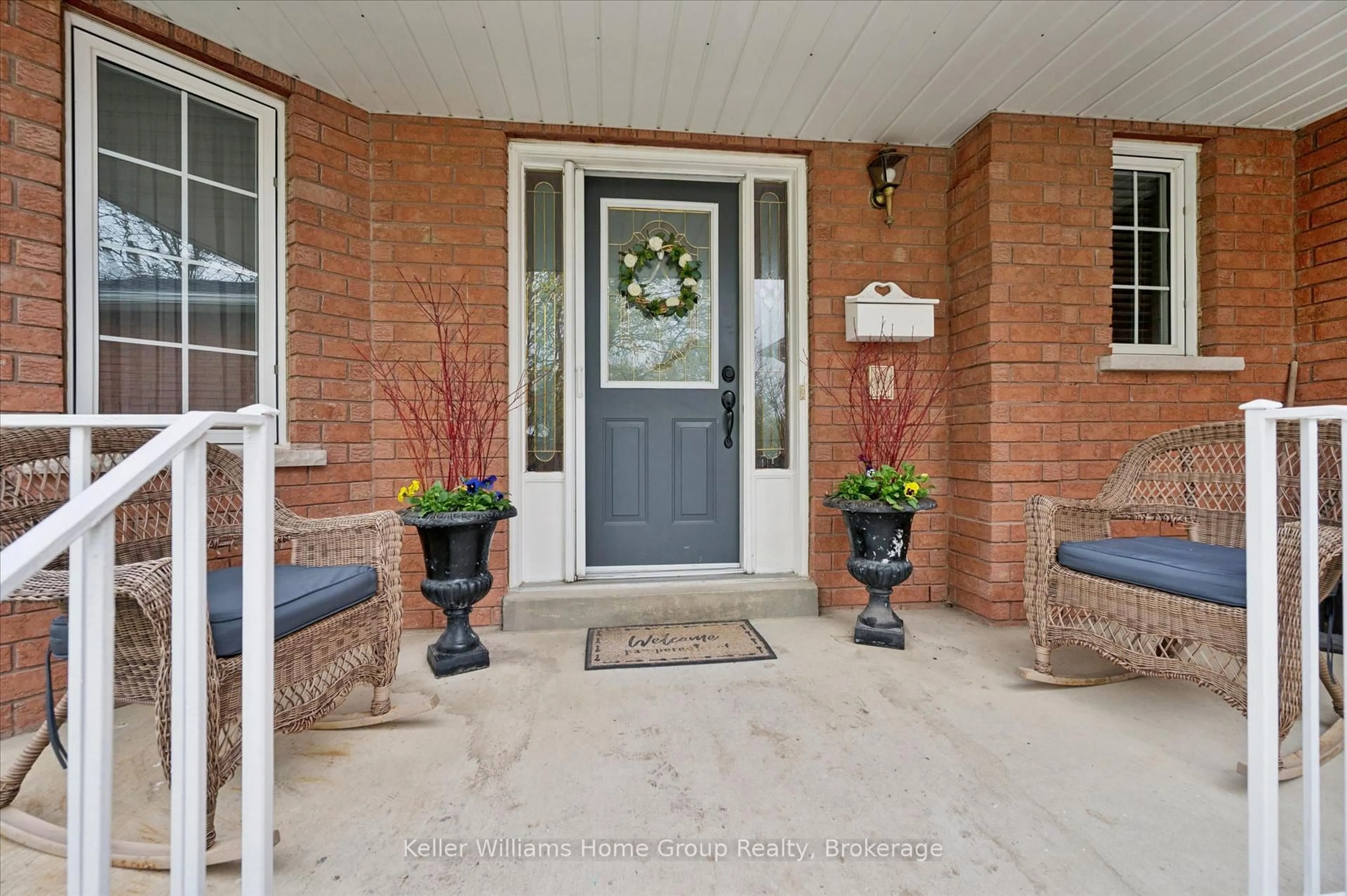 Indoor entryway for 261 Irvine St, Centre Wellington Ontario N0B 1S0