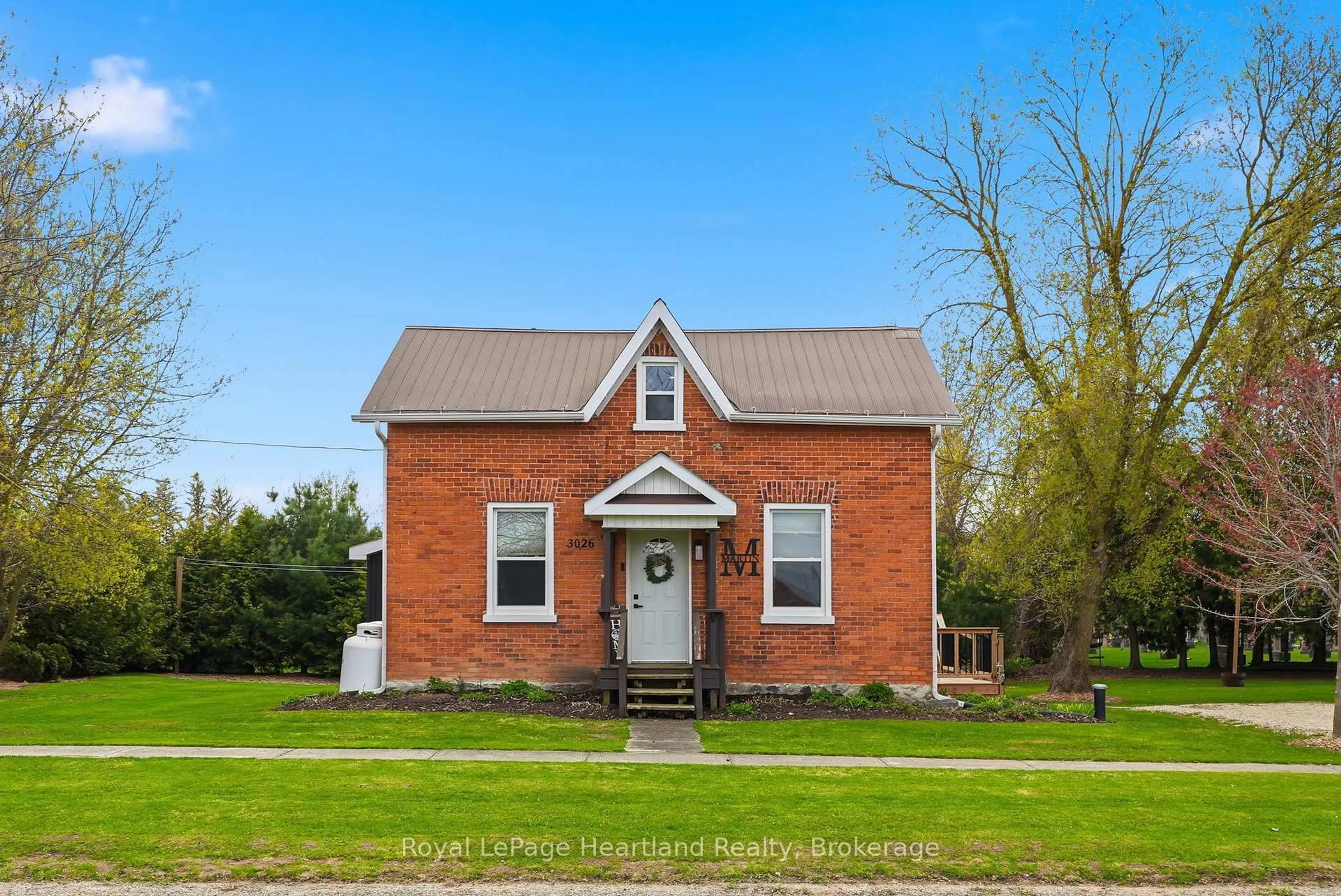 Home with brick exterior material, building for 3026 Station Rd, Howick Ontario N0G 1V0