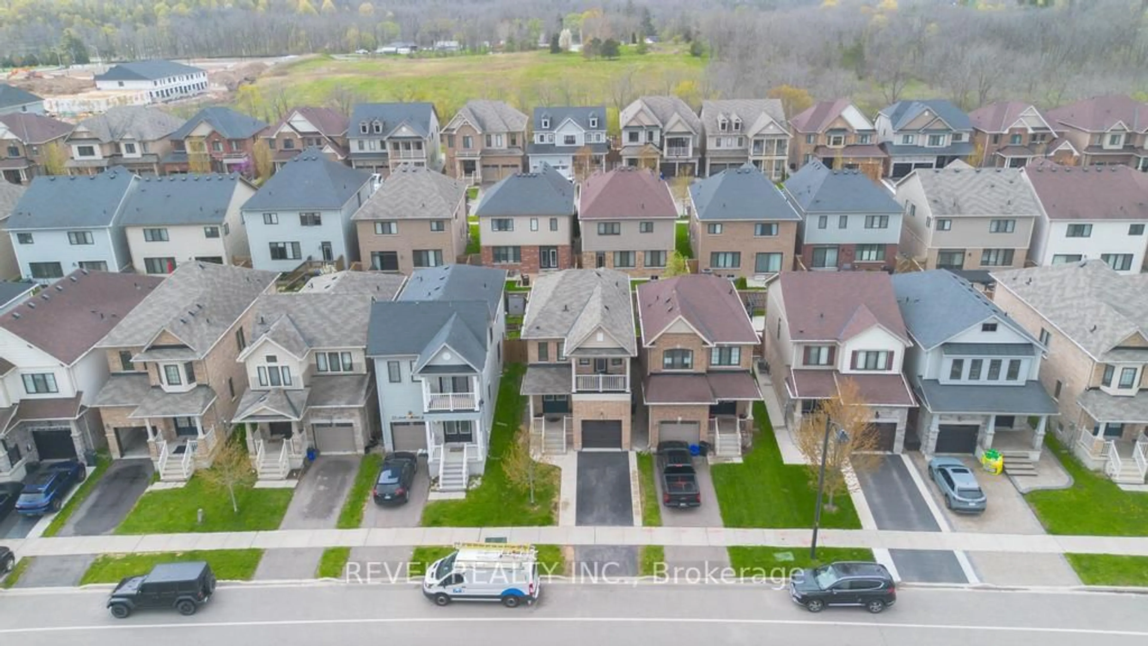 A pic from outside/outdoor area/front of a property/back of a property/a pic from drone, street for 35 Arnold Marshall Blvd, Haldimand Ontario N3W 0B3