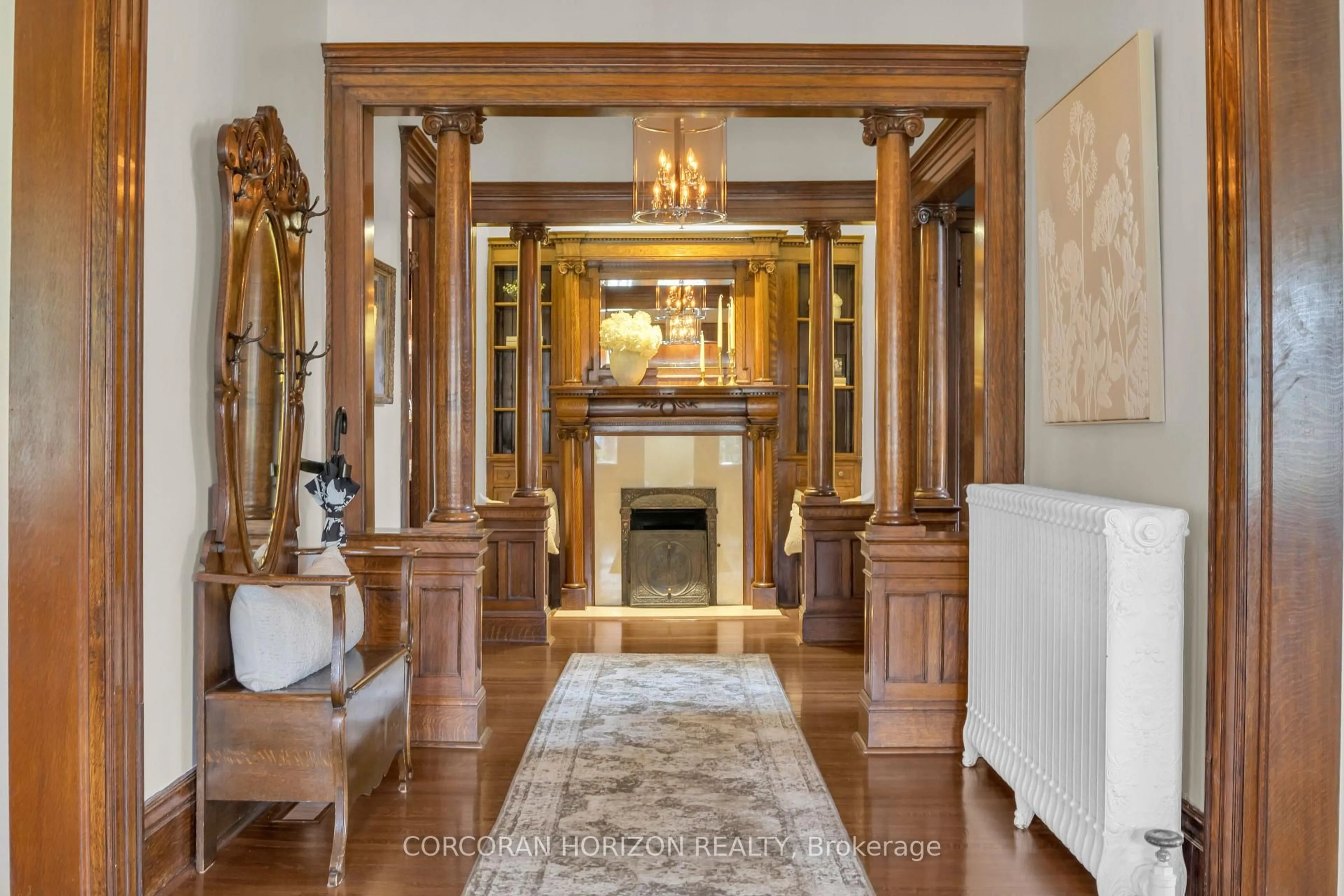Indoor foyer for 18 Brant Rd, Cambridge Ontario N1S 2W1