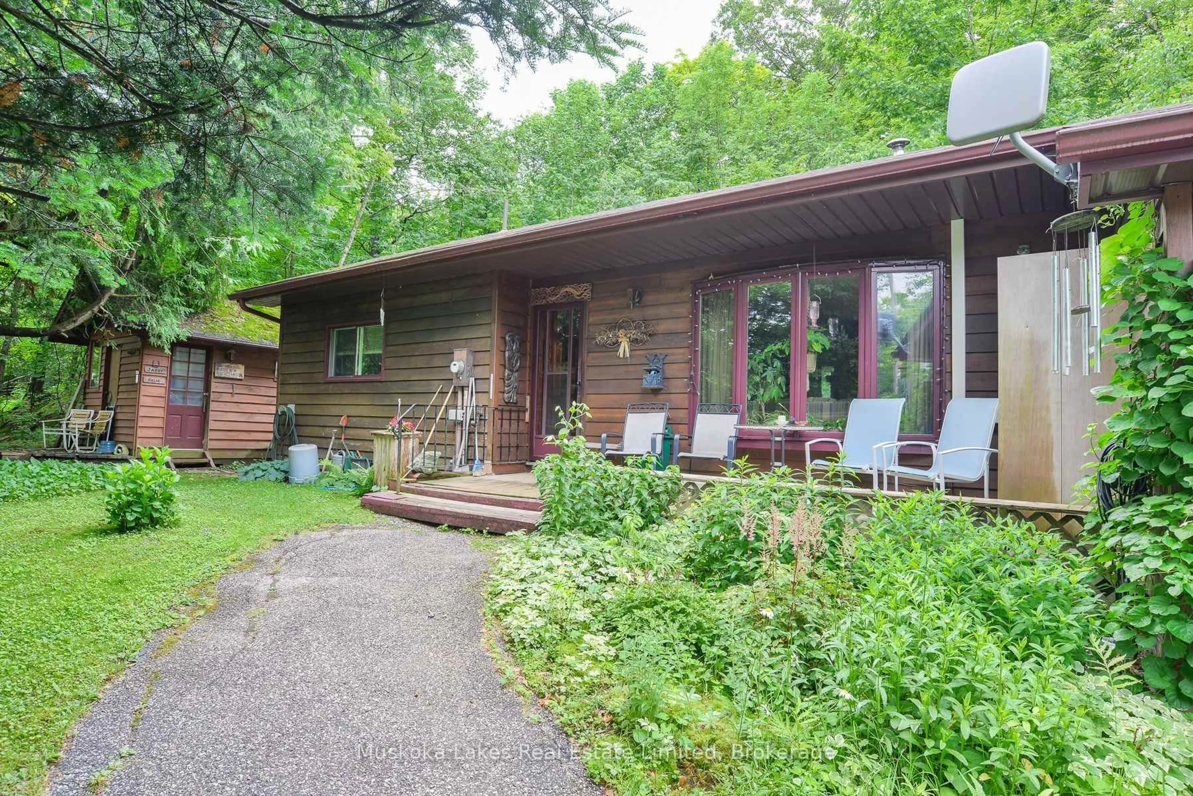 Patio, unknown for 2065 Peninsula Rd, Muskoka Lakes Ontario P0B 1G0