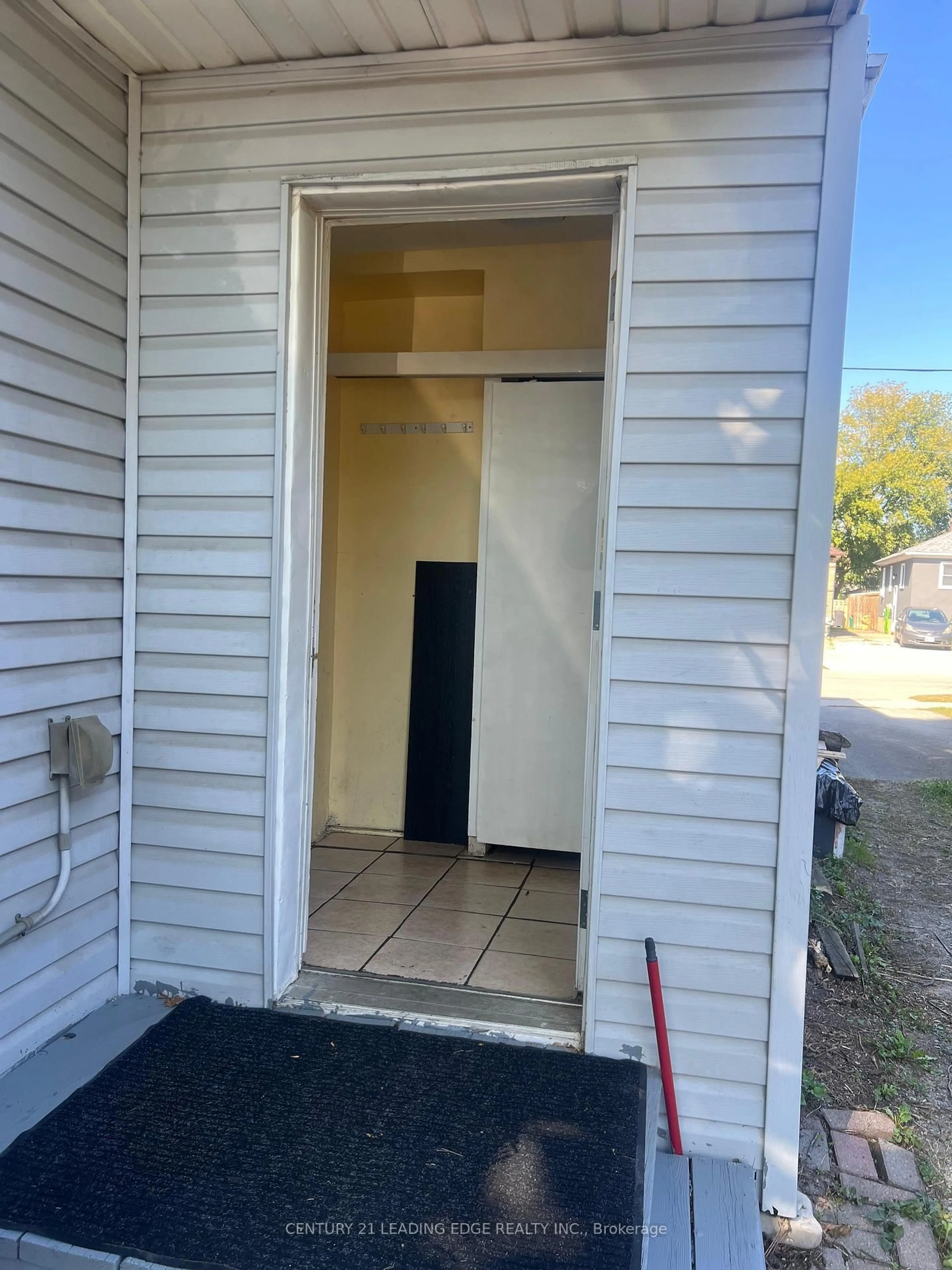 Unknown for 10 LAILEY St, St. Catharines Ontario L2M 5G8