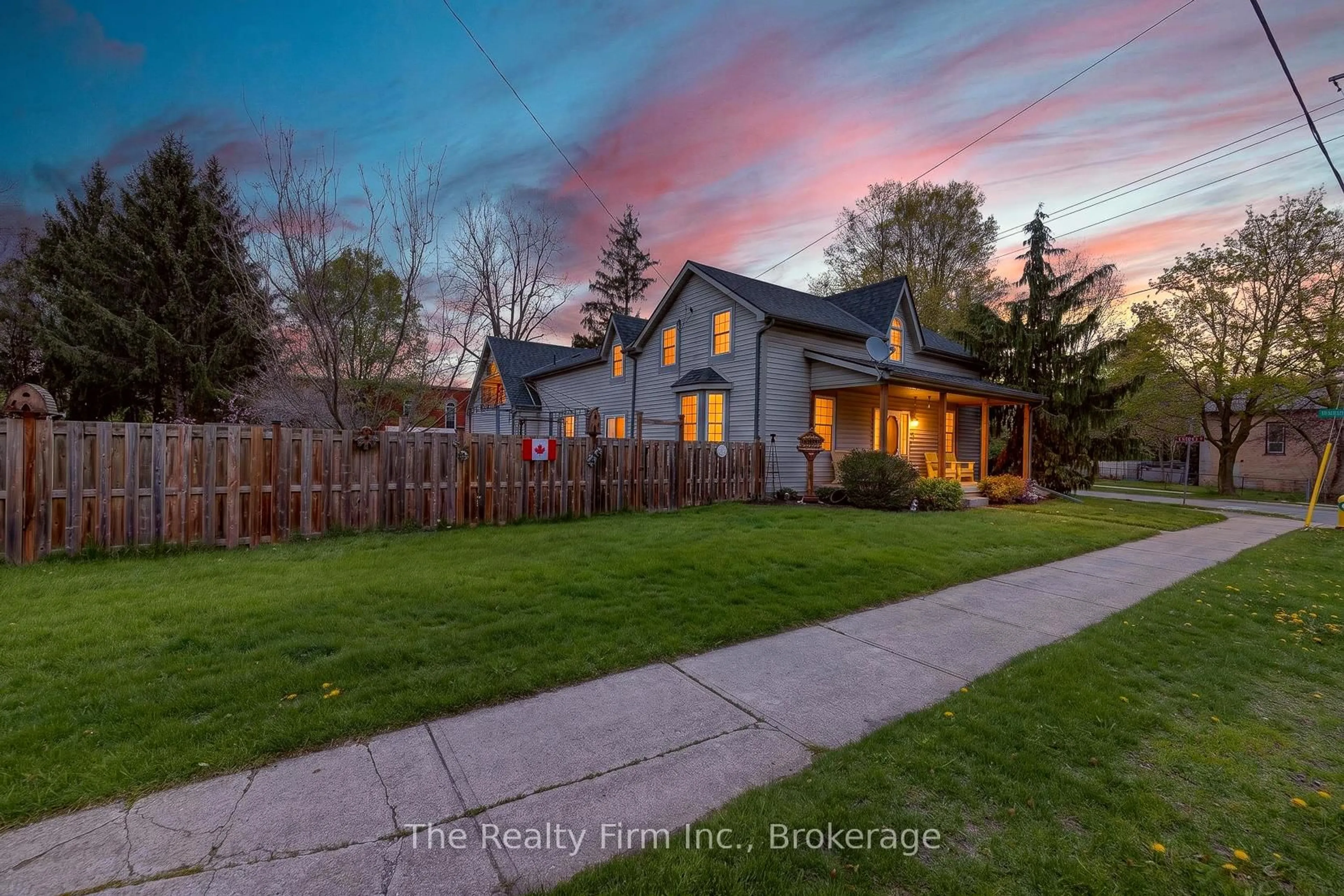 A pic from outside/outdoor area/front of a property/back of a property/a pic from drone, street for 230 Main St, Norwich Ontario N0J 1R0