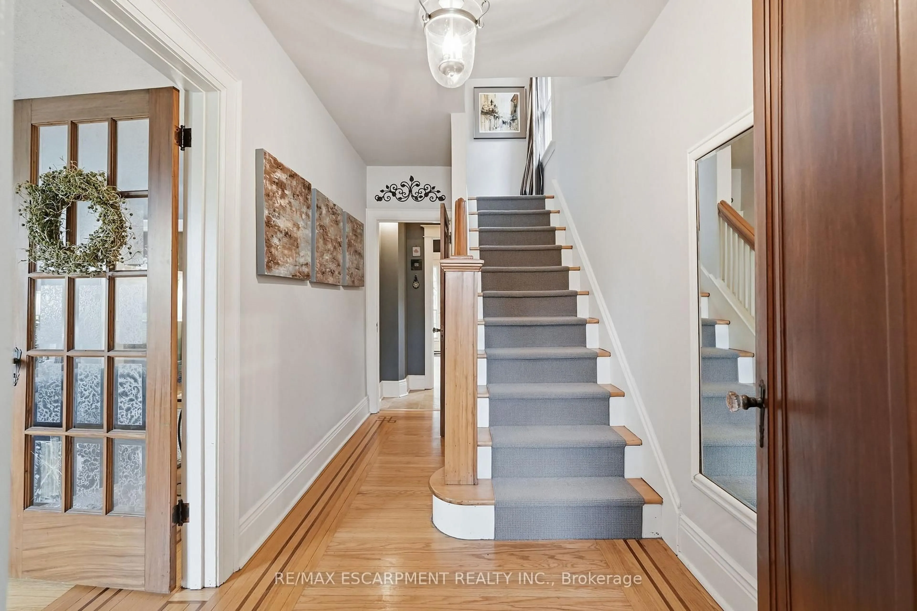 Unknown for 186 Dromore Cres, Hamilton Ontario L8S 4B4