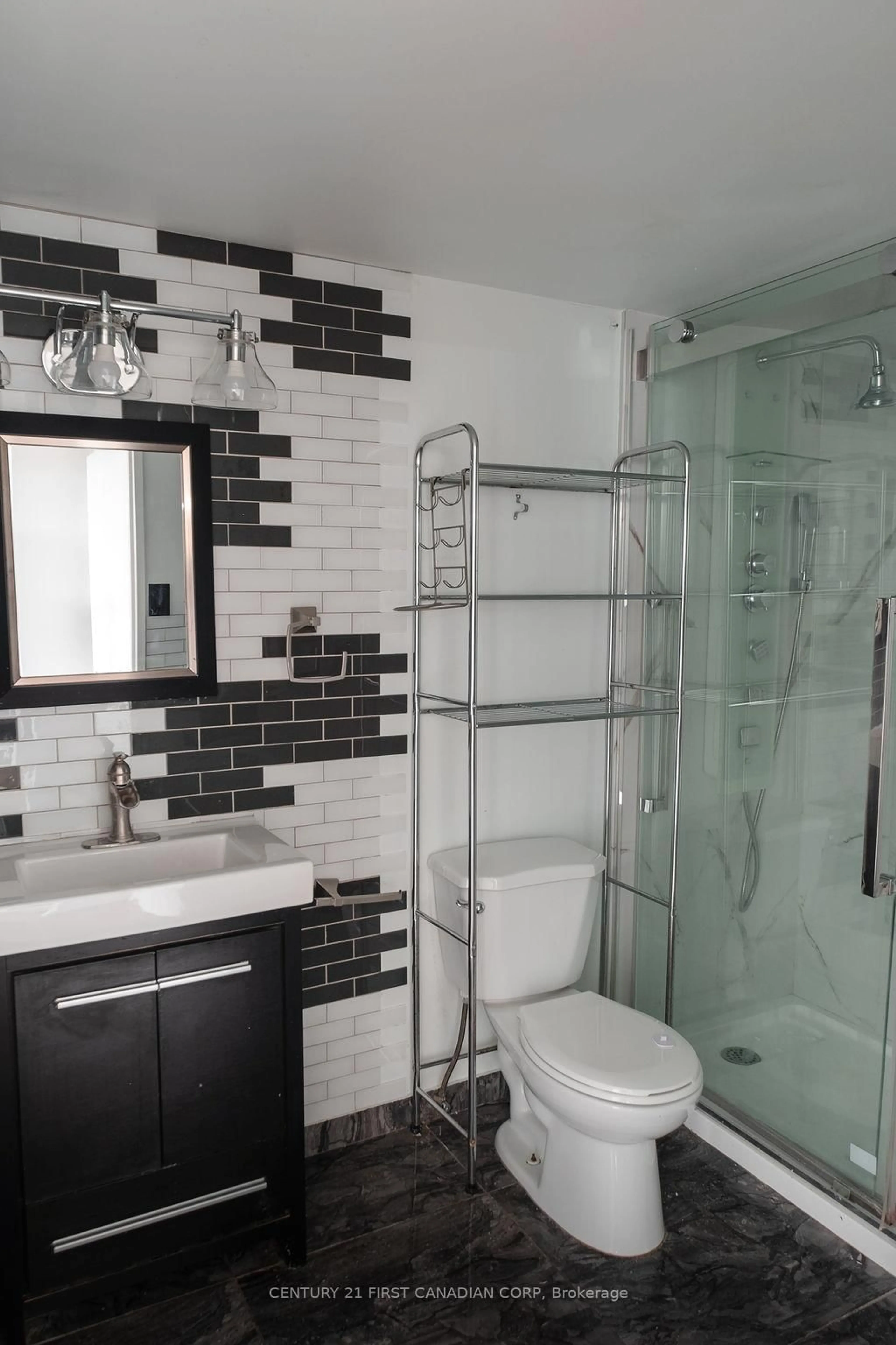 Contemporary bathroom, ceramic/tile floor for 1103 Jalna Blvd #507, London South Ontario N6E 2W8