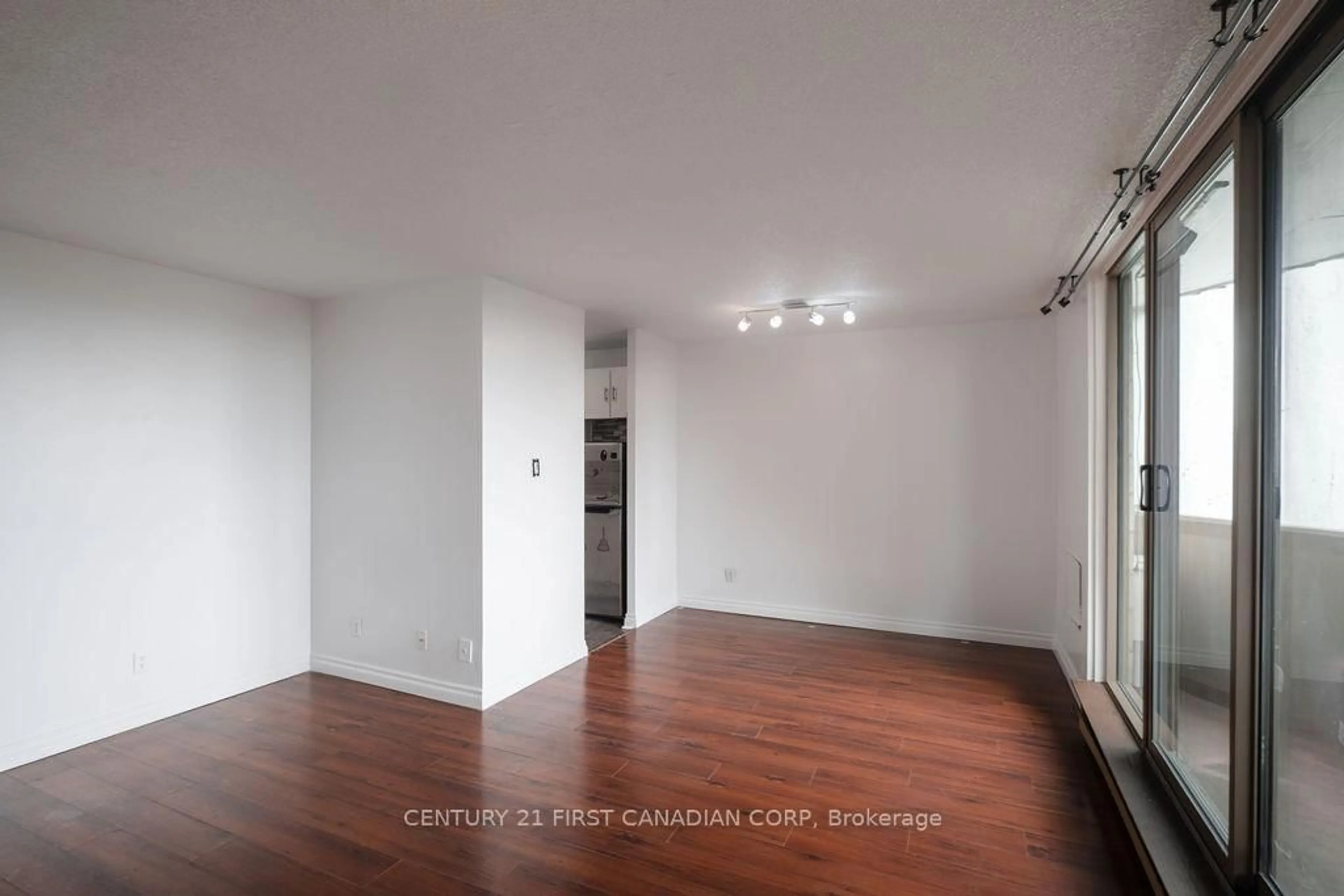 A pic of a room for 1103 Jalna Blvd #507, London South Ontario N6E 2W8
