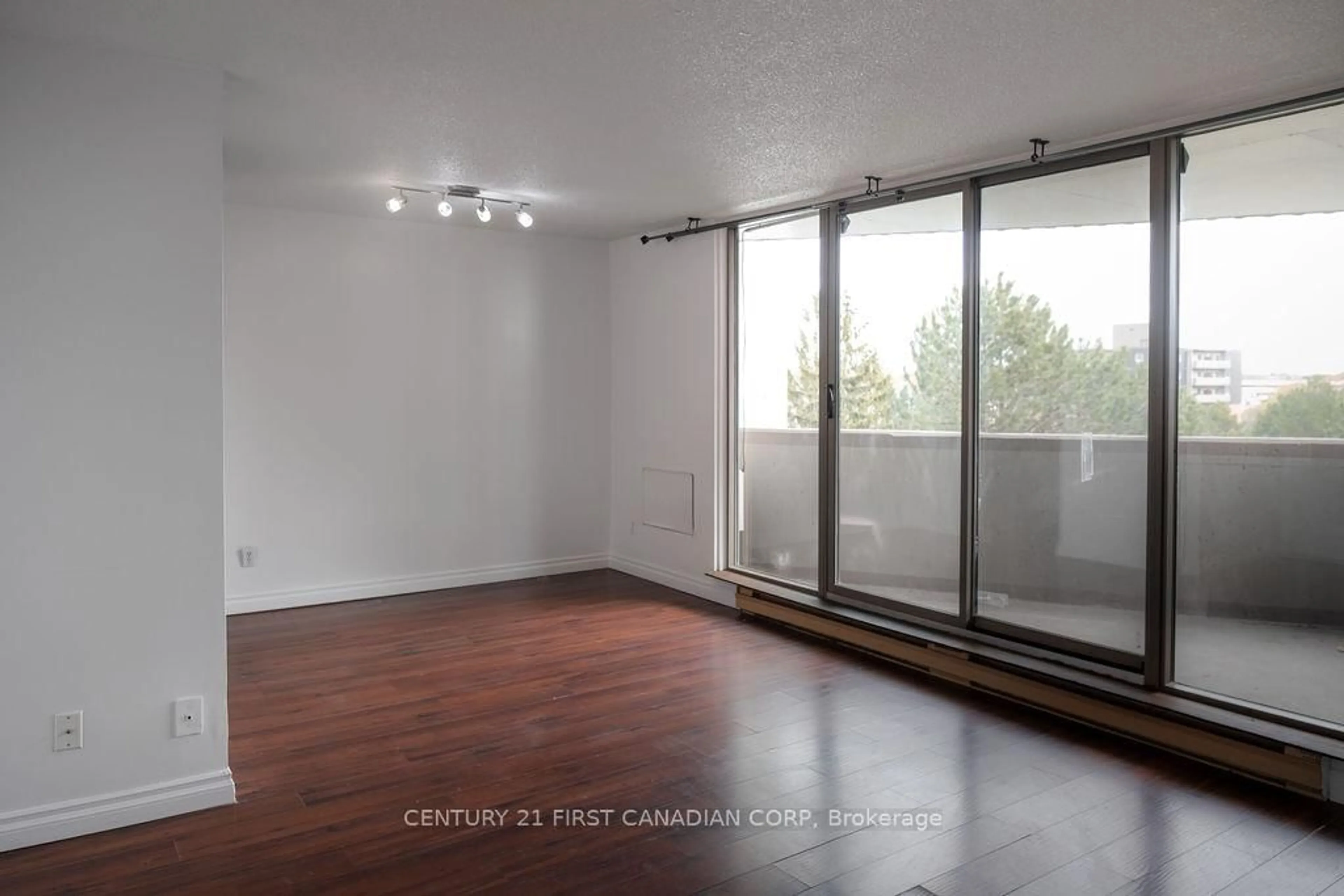A pic of a room for 1103 Jalna Blvd #507, London South Ontario N6E 2W8