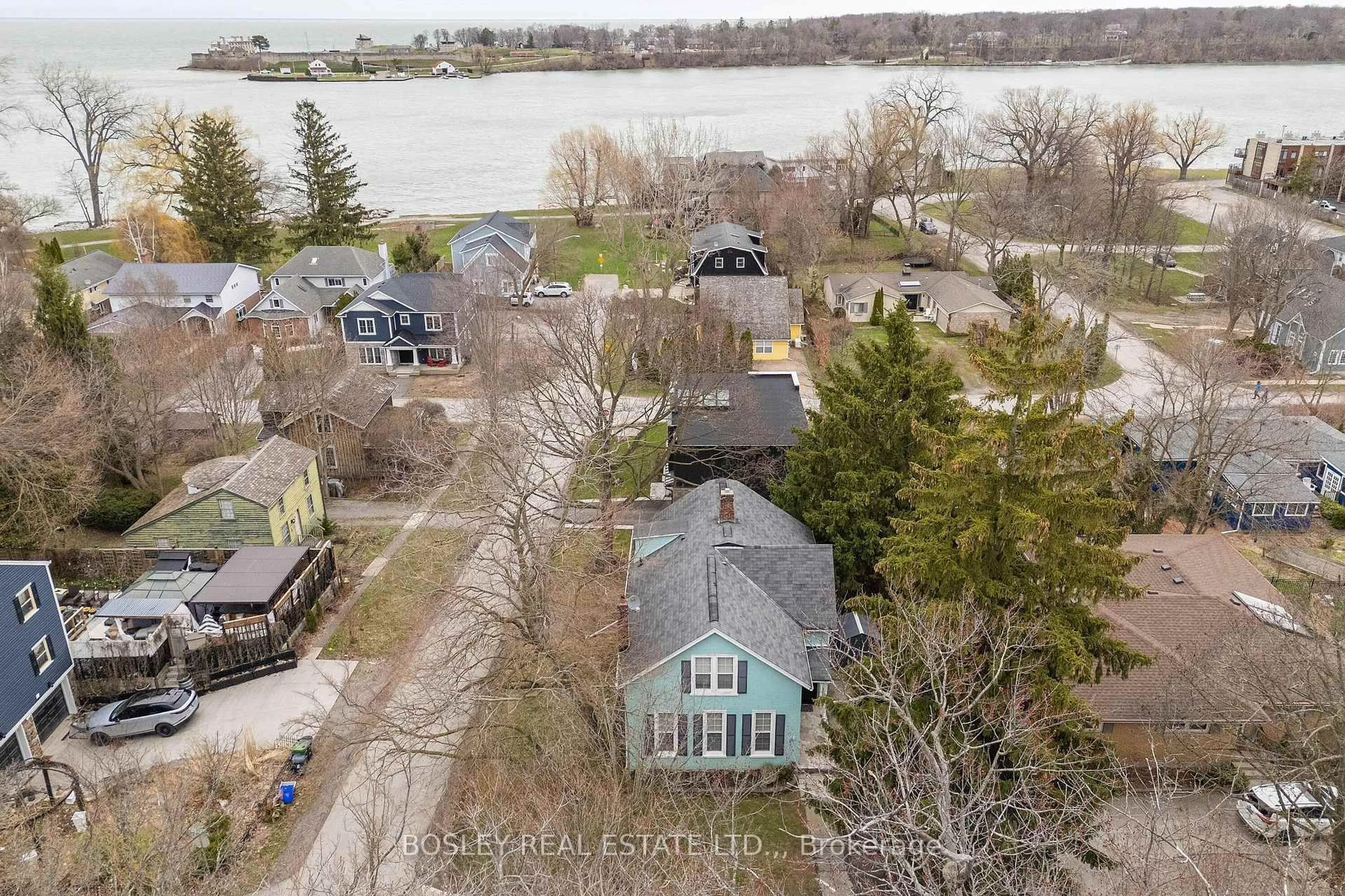 A pic from outside/outdoor area/front of a property/back of a property/a pic from drone, water/lake/river/ocean view for 85 Ricardo St, Niagara-on-the-Lake Ontario L0S 1J0