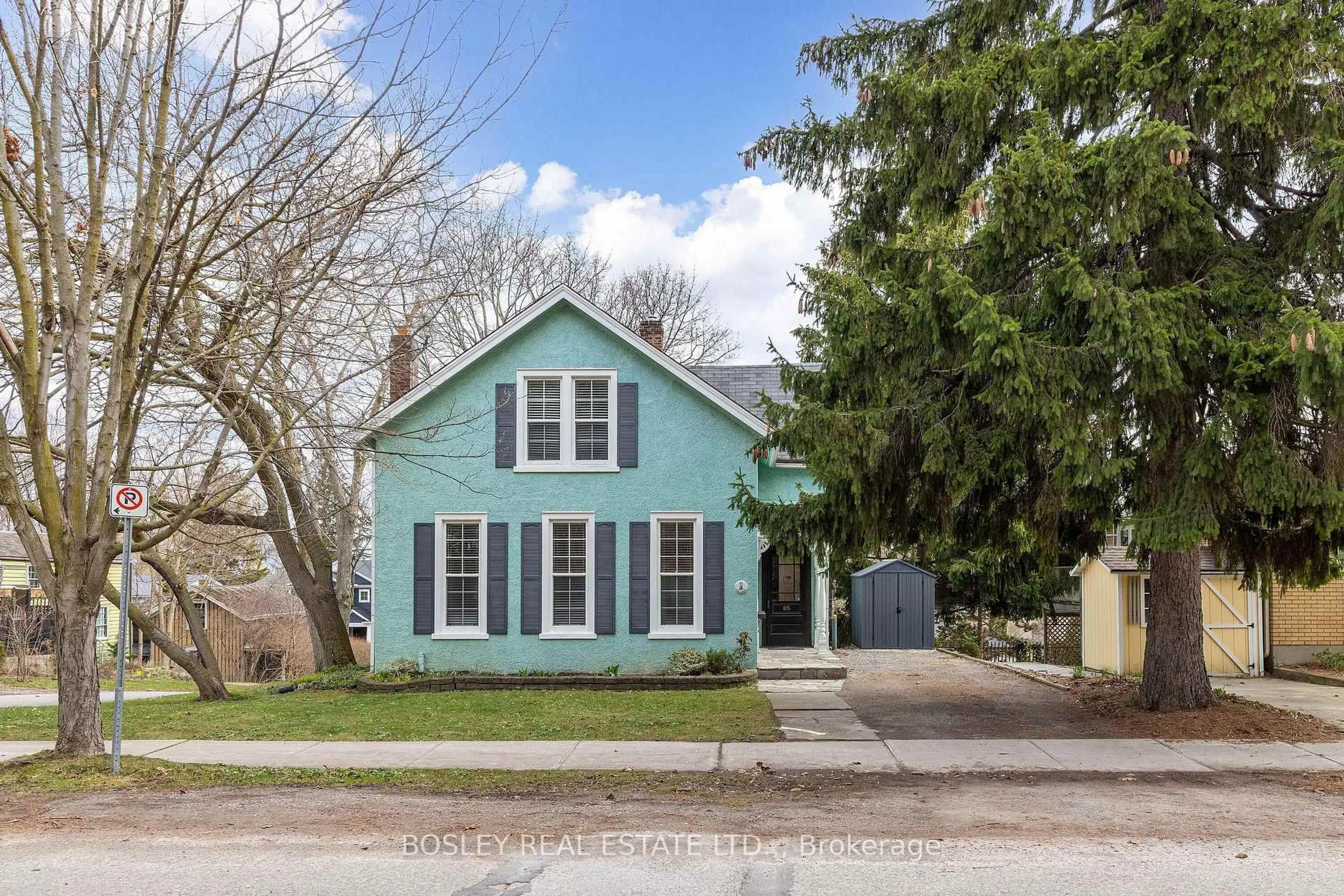 Home with vinyl exterior material, street for 85 Ricardo St, Niagara-on-the-Lake Ontario L0S 1J0