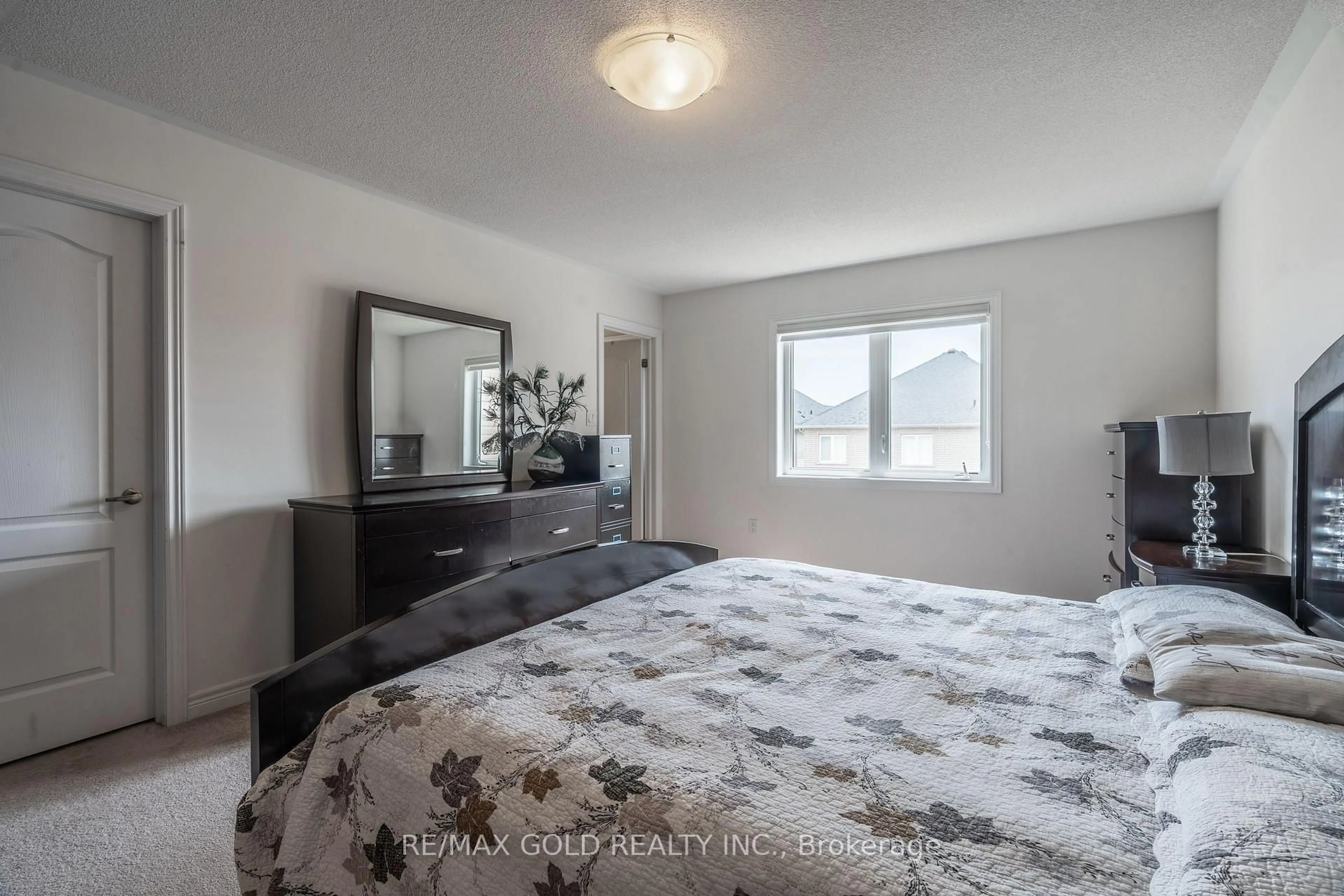 Bedroom with bed, unknown for 335 stewart St, Shelburne Ontario L9V 3X1