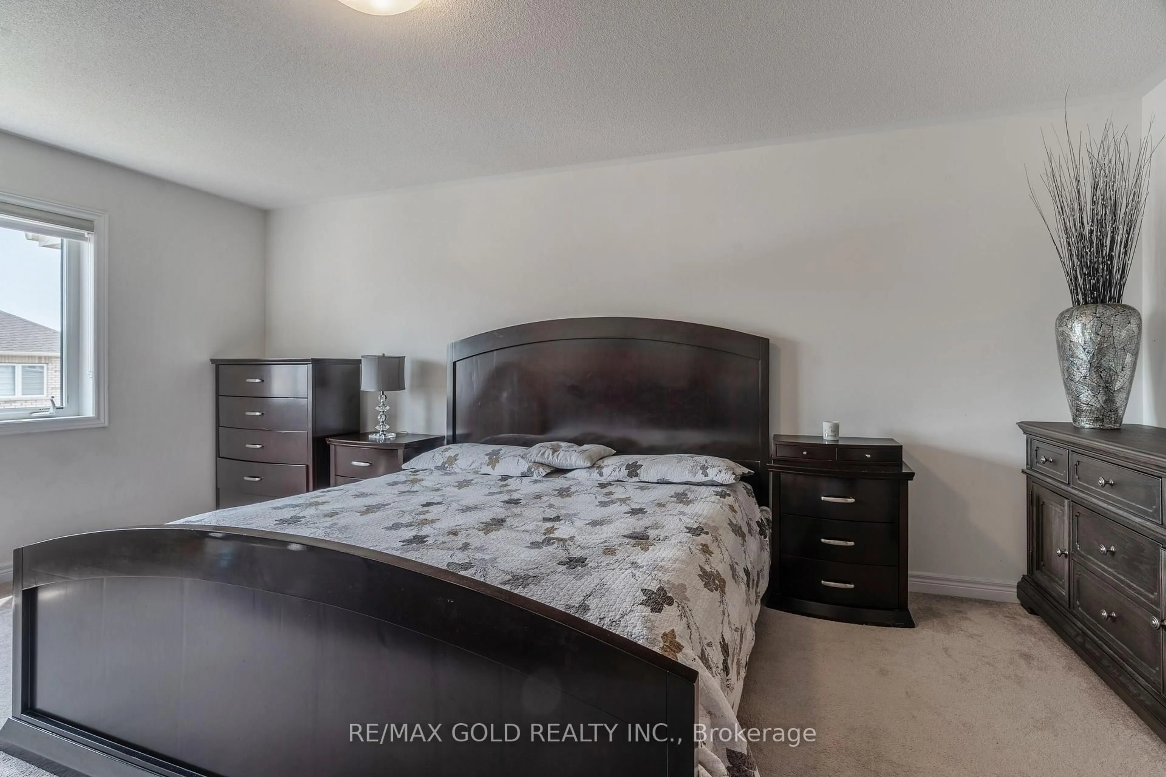 Bedroom with bed, unknown for 335 stewart St, Shelburne Ontario L9V 3X1