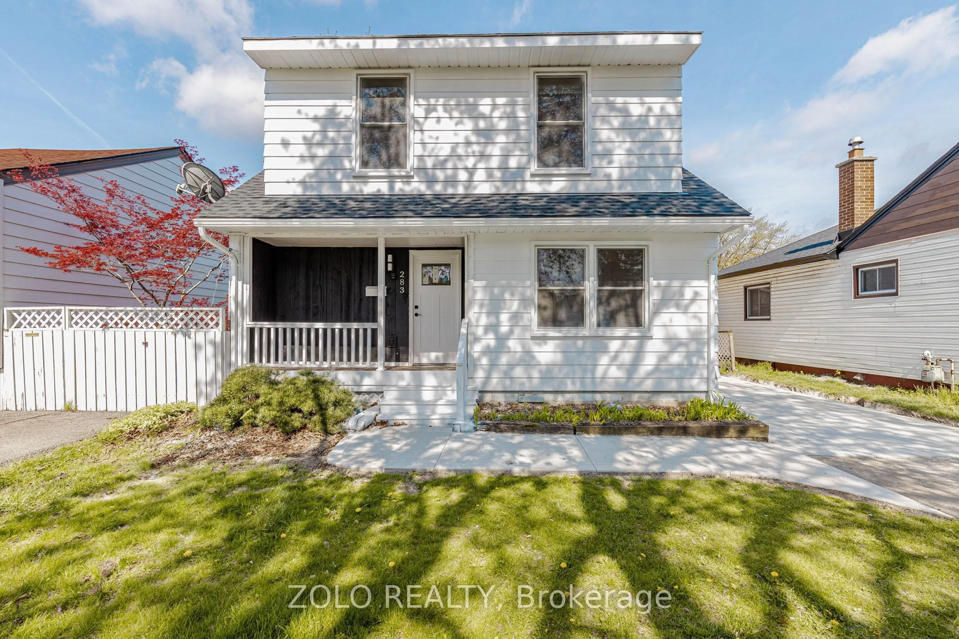 Home with vinyl exterior material, street for 283 Ivon Ave, Hamilton Ontario L8H 5T3
