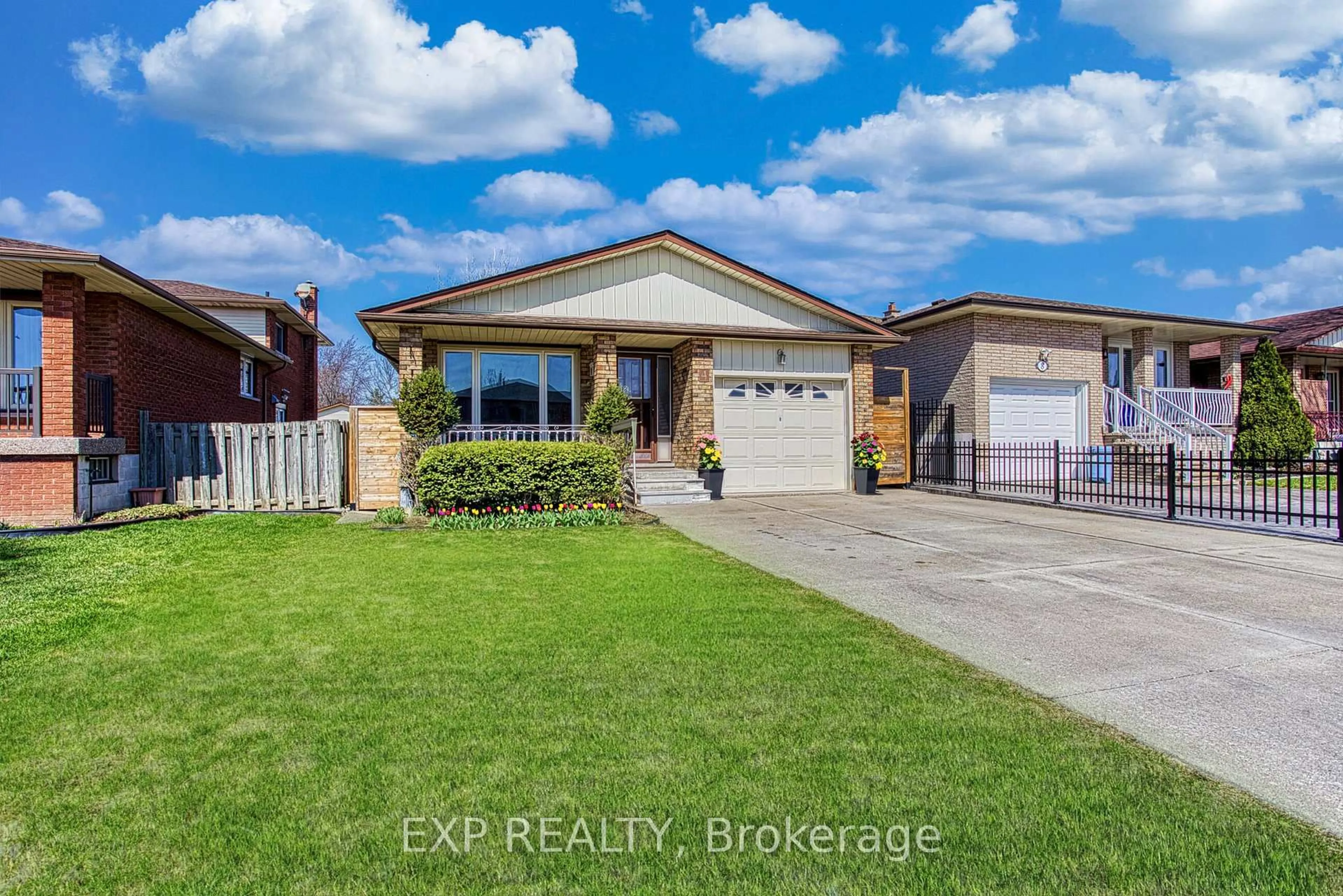 A pic from outside/outdoor area/front of a property/back of a property/a pic from drone, street for 4 Colgate Crt, Hamilton Ontario L9C 6Z6