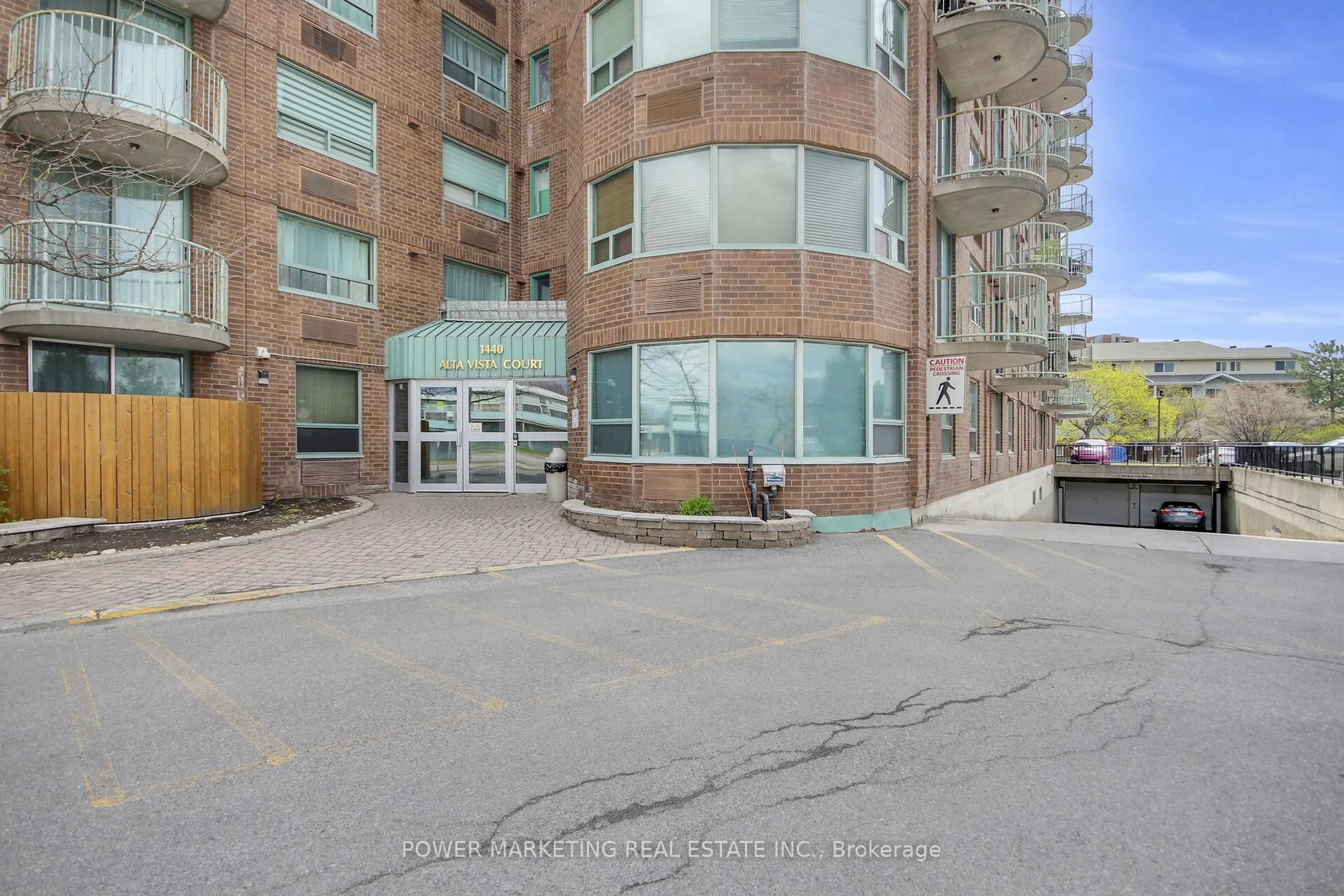 Unknown for 1440 HERON Rd #212, Ottawa Ontario K1V 0X2