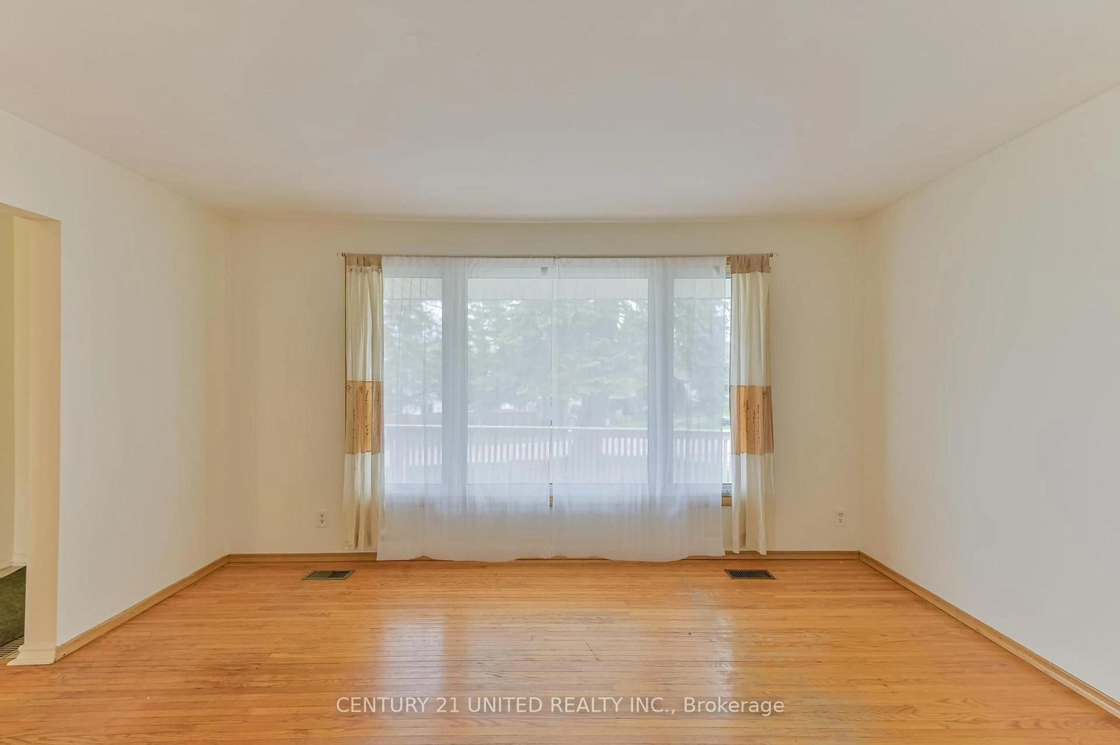 A pic of a room for 261 Maxwell Ave, Peterborough Ontario K9J 1B4