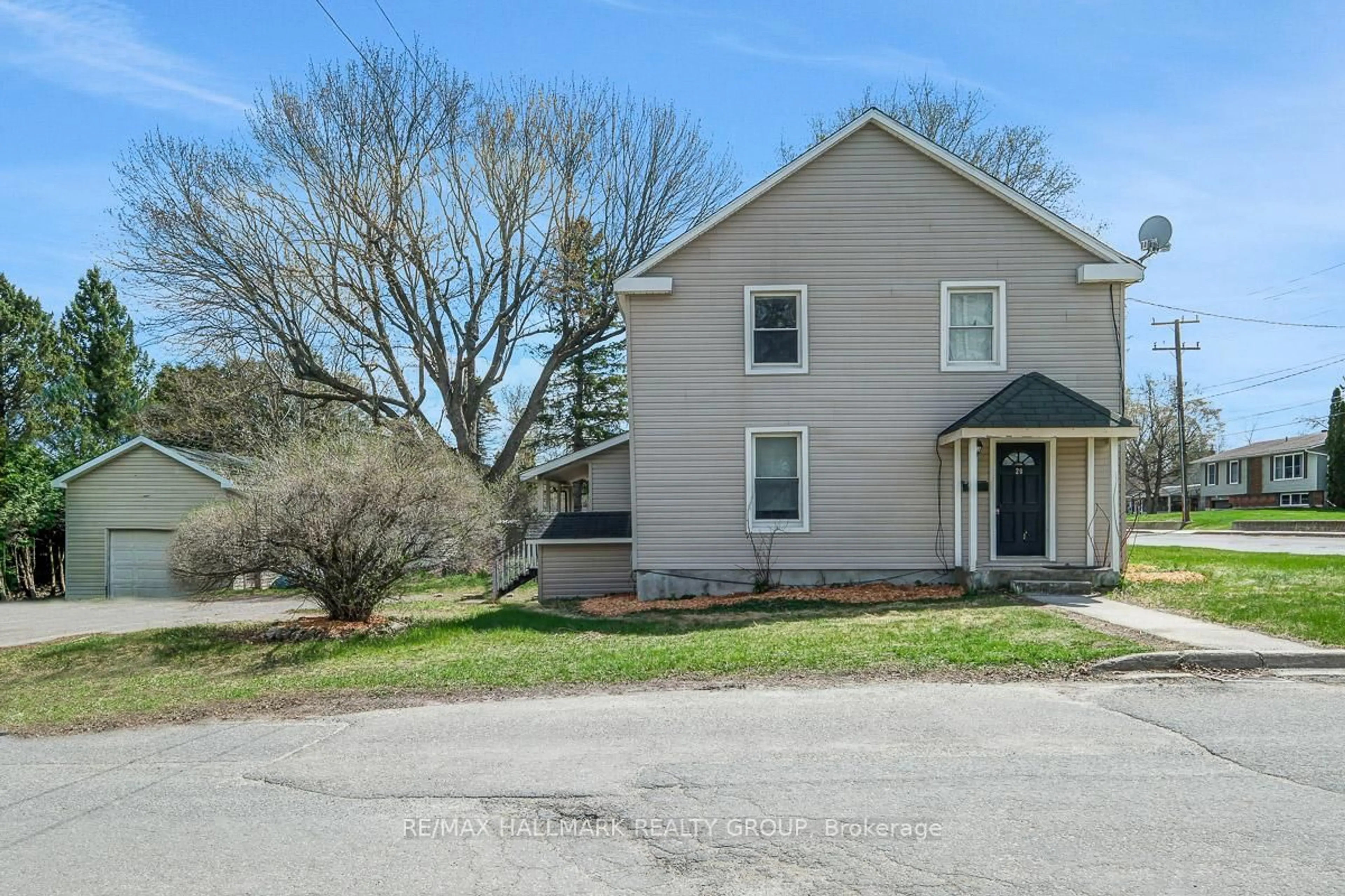 Unknown for 20 Brock St, Perth Ontario K7H 1Z1