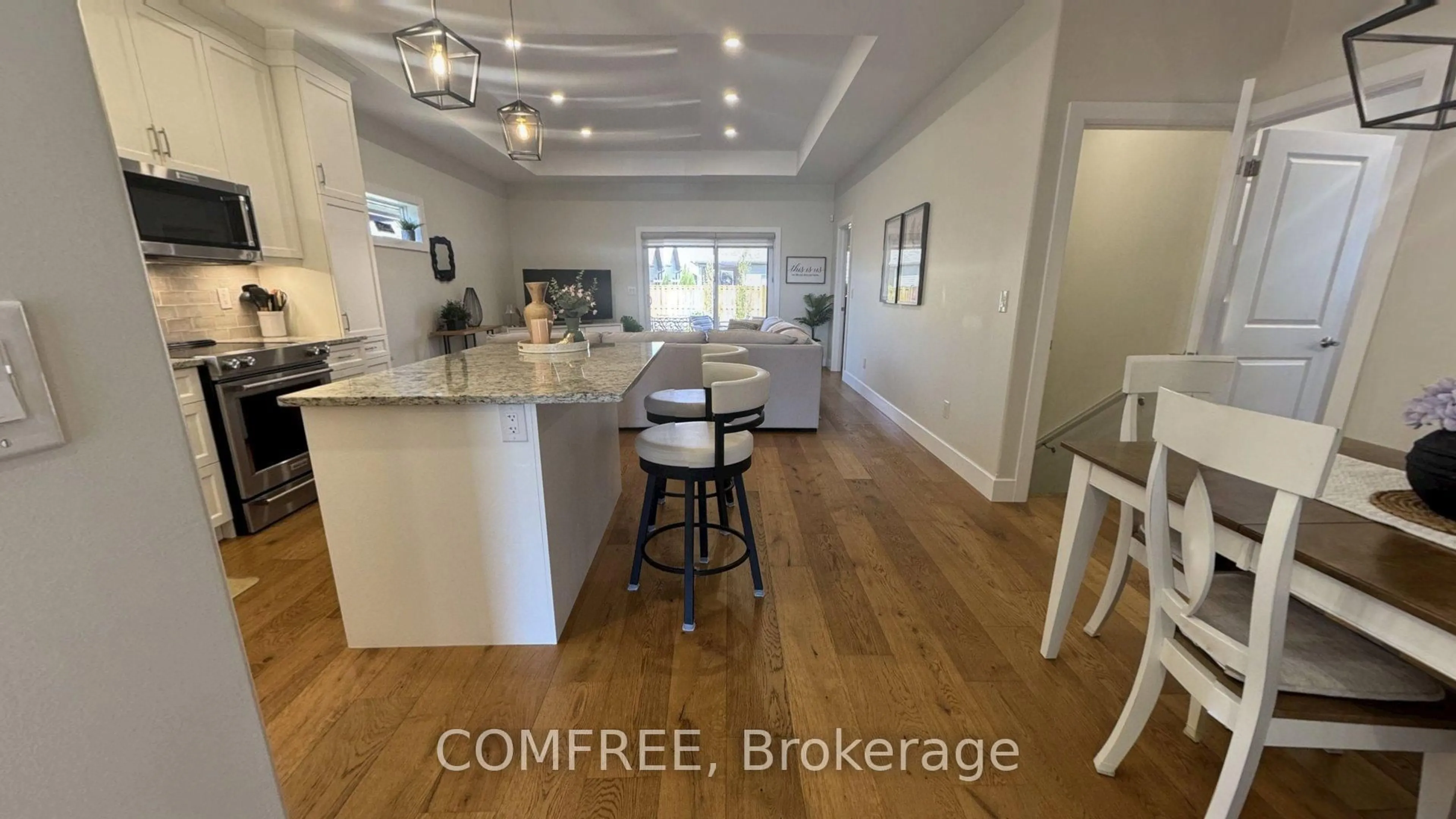 Open concept kitchen, unknown for 15 Nightfall Crt, Chatham-Kent Ontario N7L 0C3