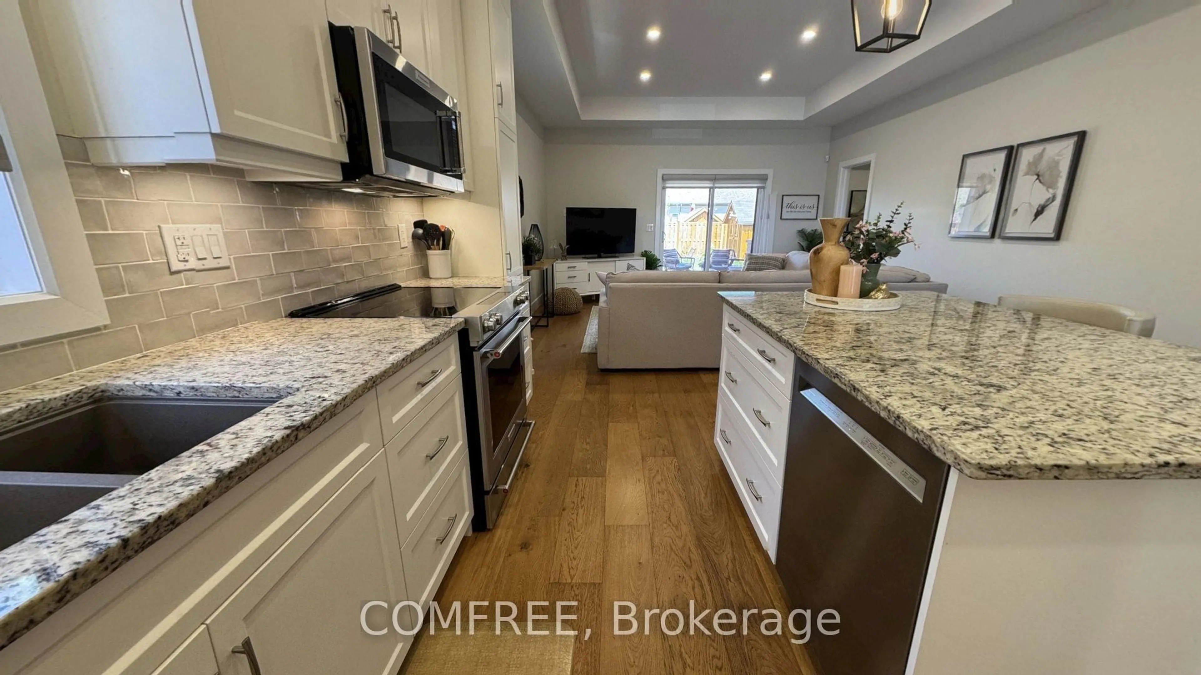 Open concept kitchen, ceramic/tile floor for 15 Nightfall Crt, Chatham-Kent Ontario N7L 0C3