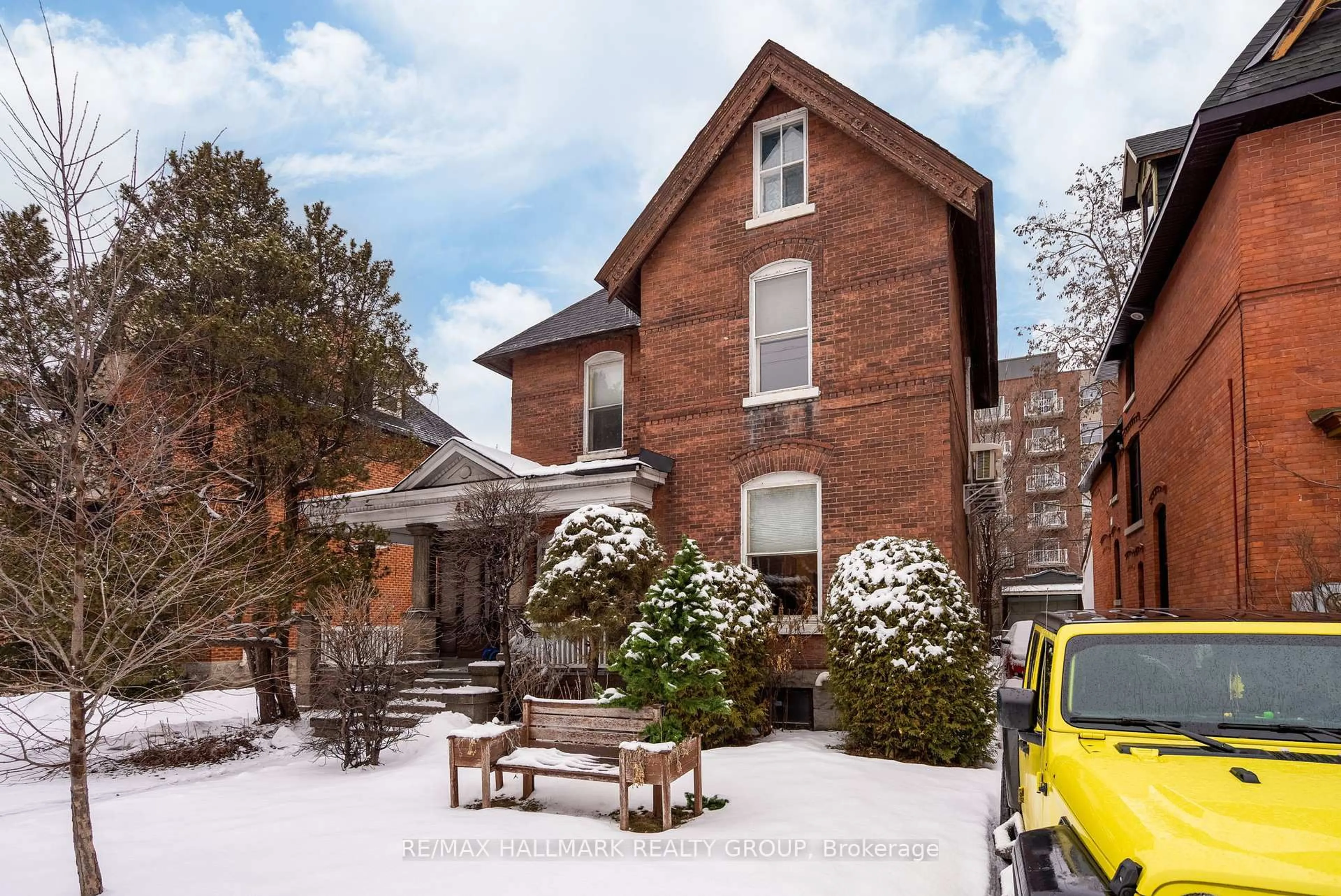 Home with brick exterior material, street for 45 Russell Ave, Ottawa Ontario K1N 7W9