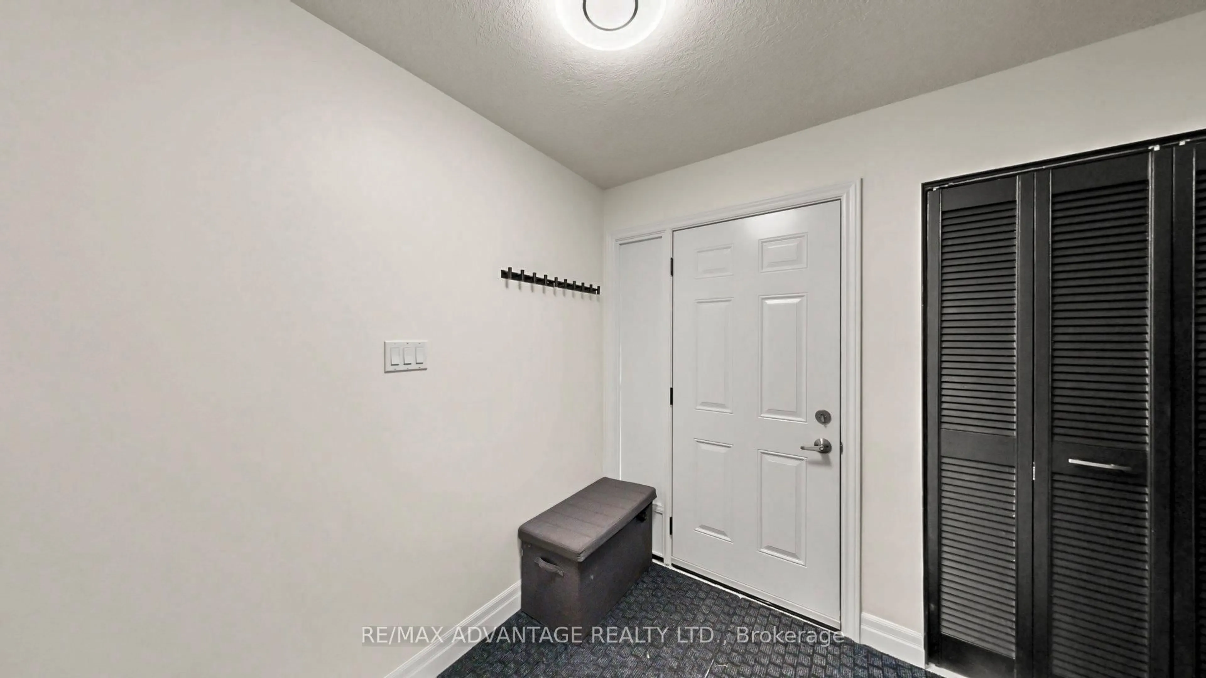 Indoor entryway for 476 Wilkins St #67, London South Ontario N6C 5B2