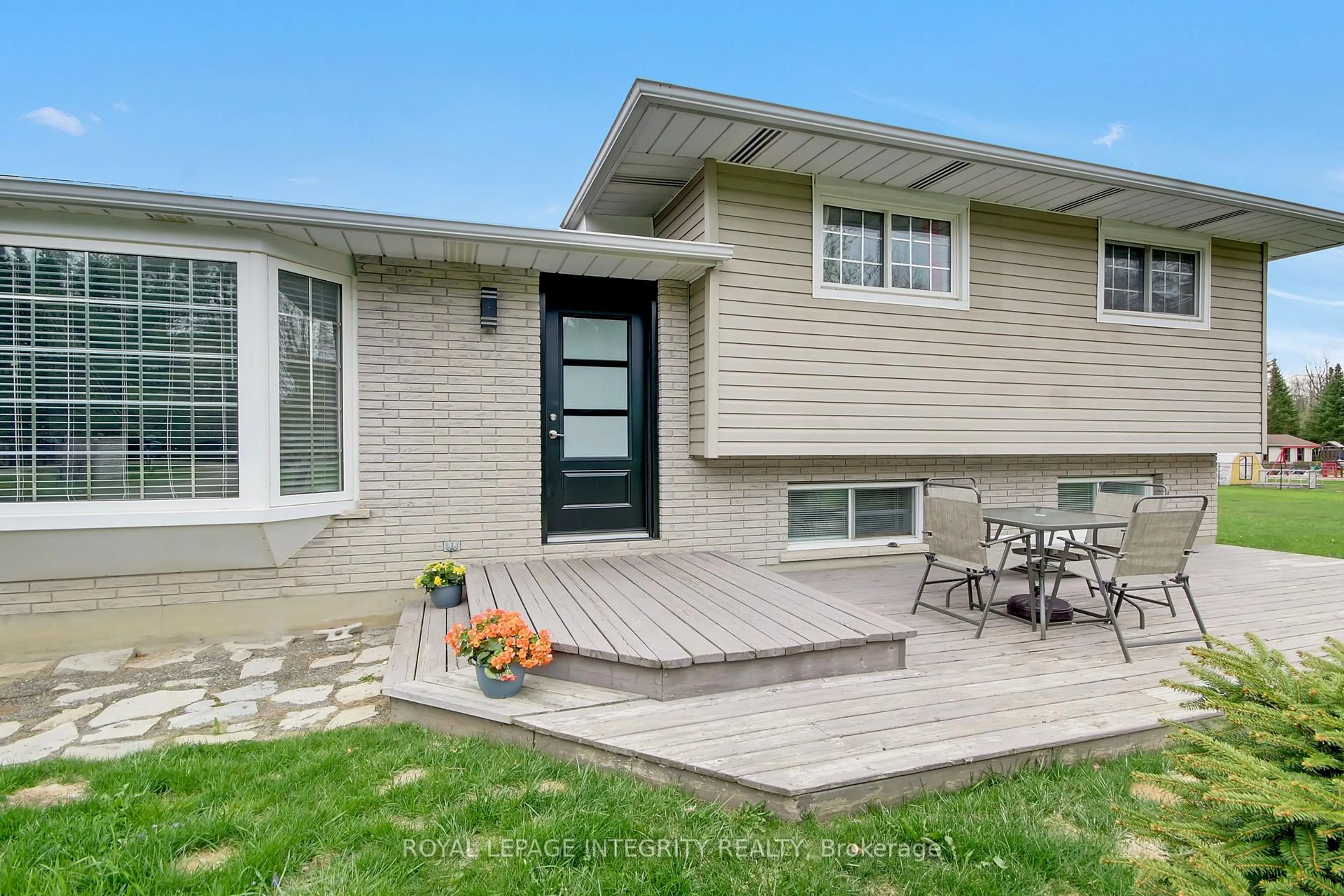 Home with vinyl exterior material, street for 4005 WEIR Rd, Augusta Ontario K0E 1X0