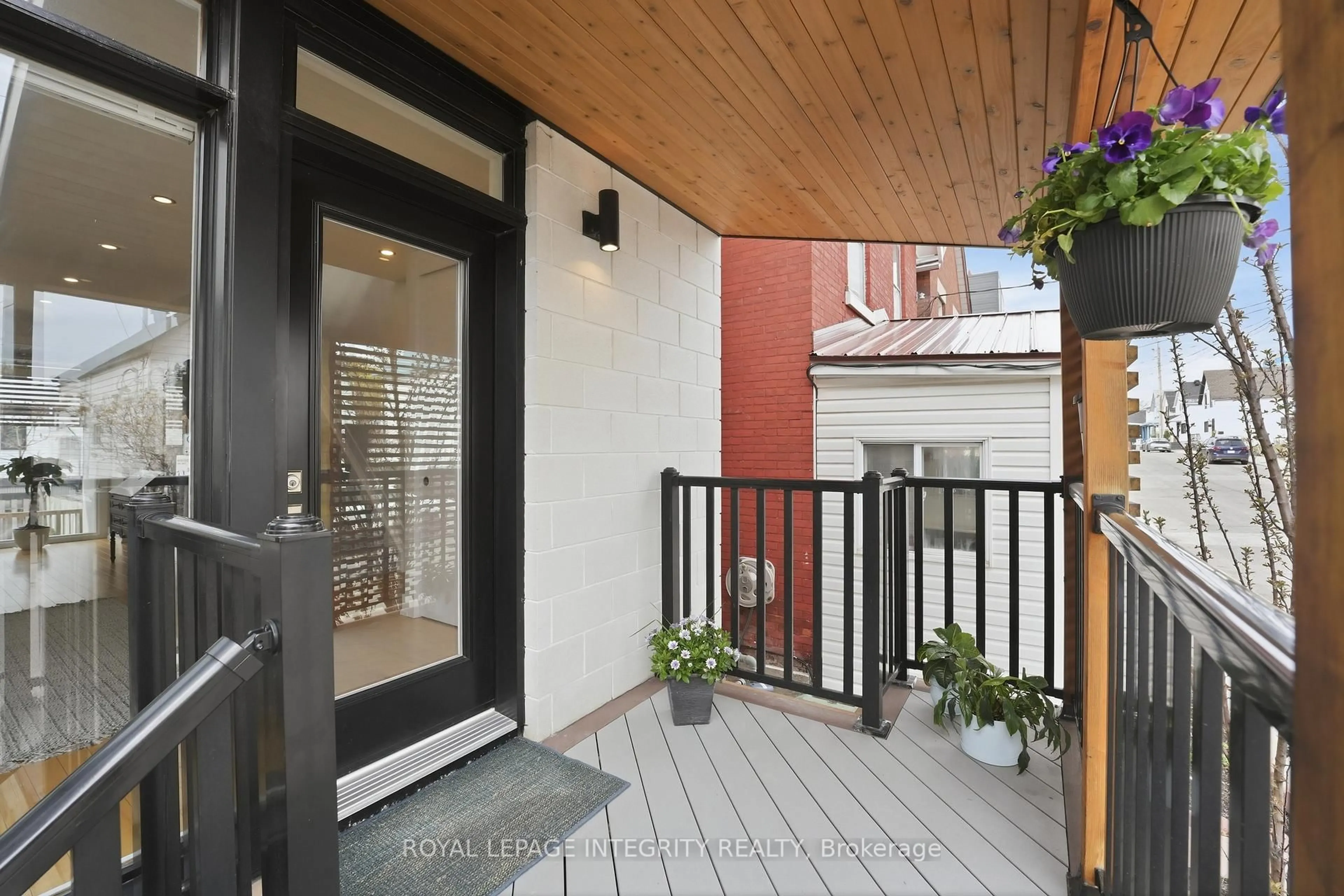Unknown for 37E Ladouceur St, Ottawa Ontario K1Y 2S9