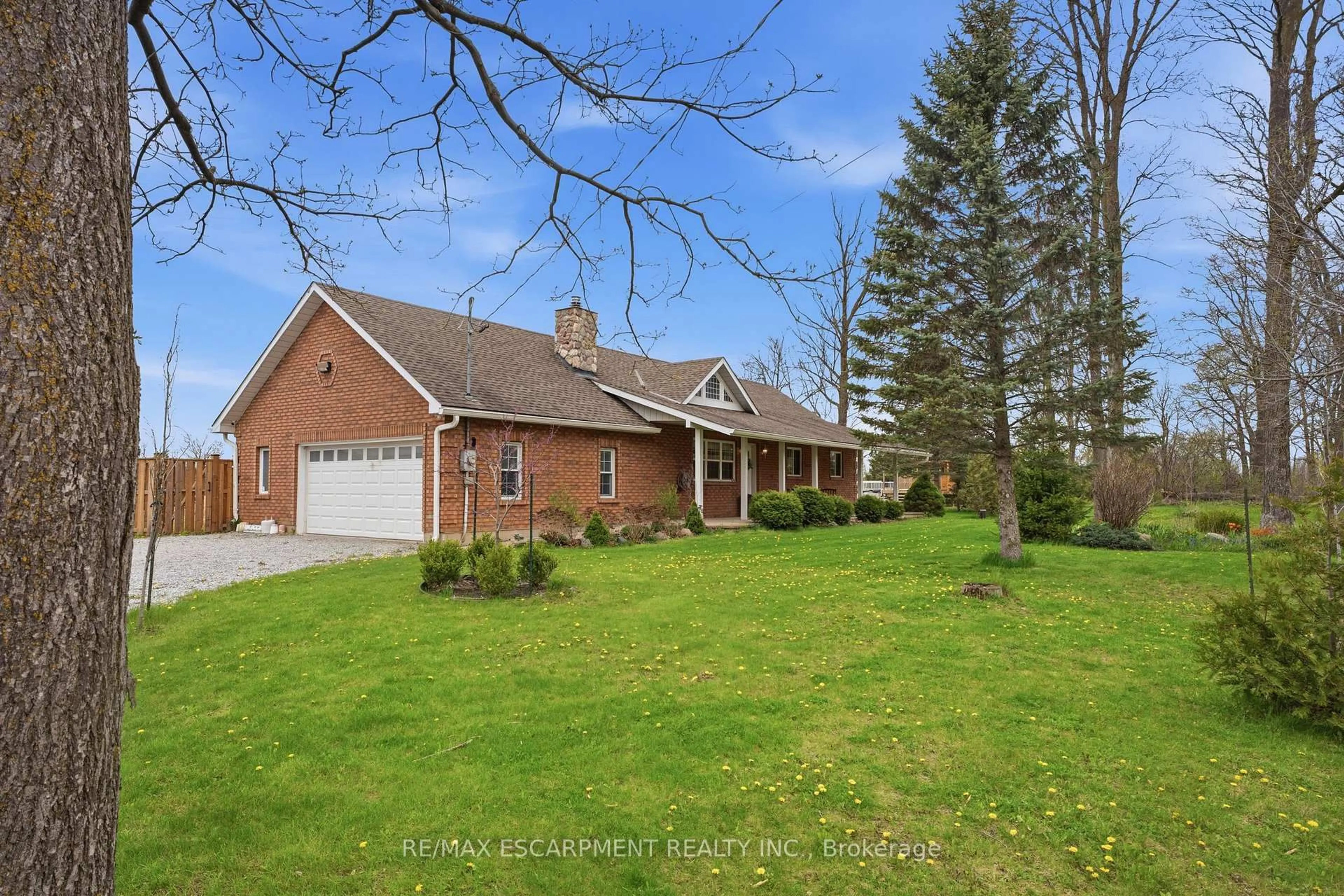 A pic from outside/outdoor area/front of a property/back of a property/a pic from drone, street for 2410 Abingdon Rd, West Lincoln Ontario L0R 1E0